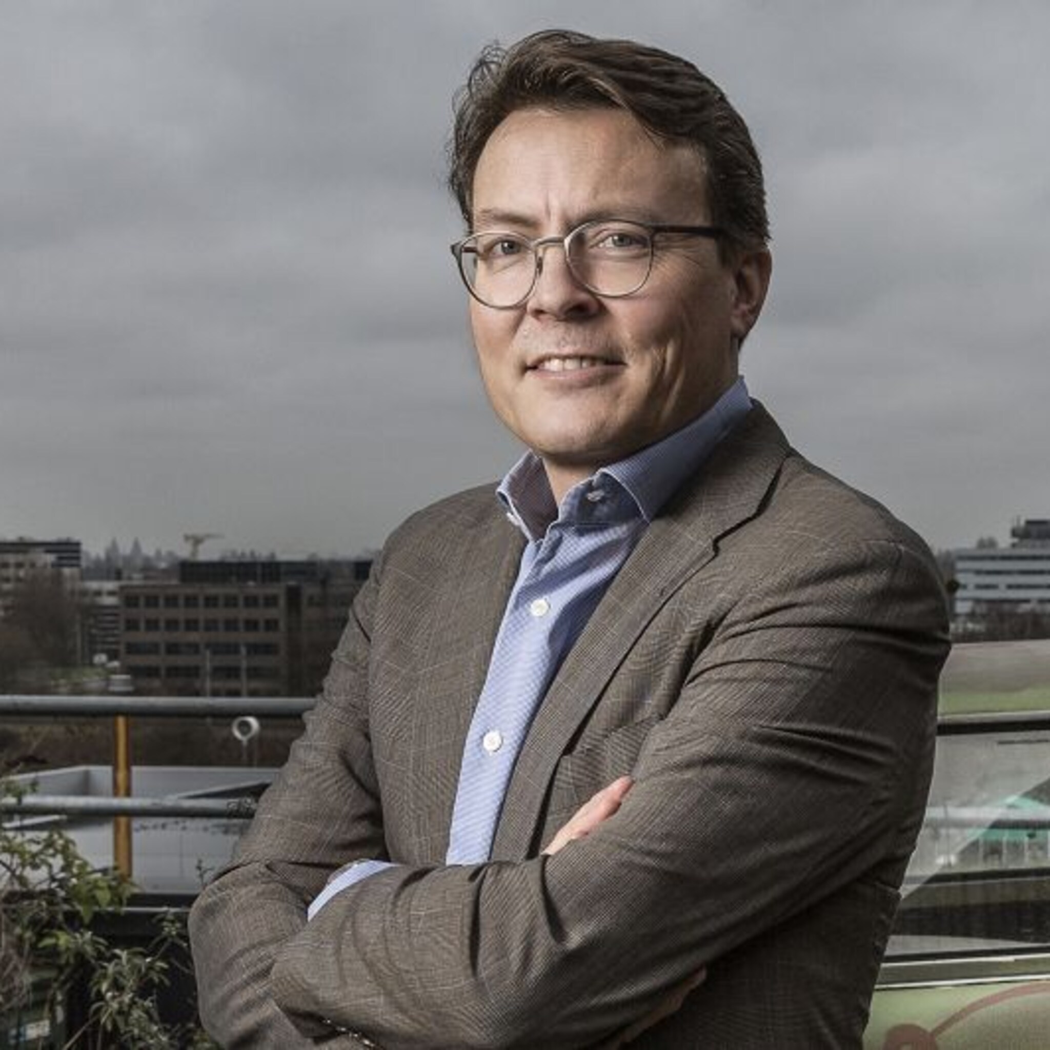 prins constantijn jaagt vanuit versleten kantoor startups aan