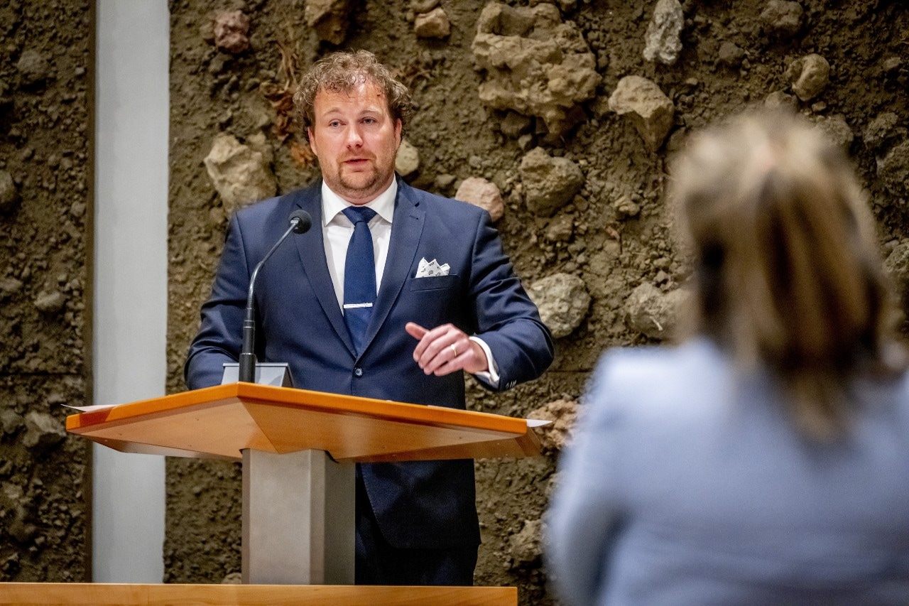 Romke de Jong, hier tijdens een van de debatten in Tweede Kamer. De Jong zat van 2021 tot 2023 in de Kamer namens D66.