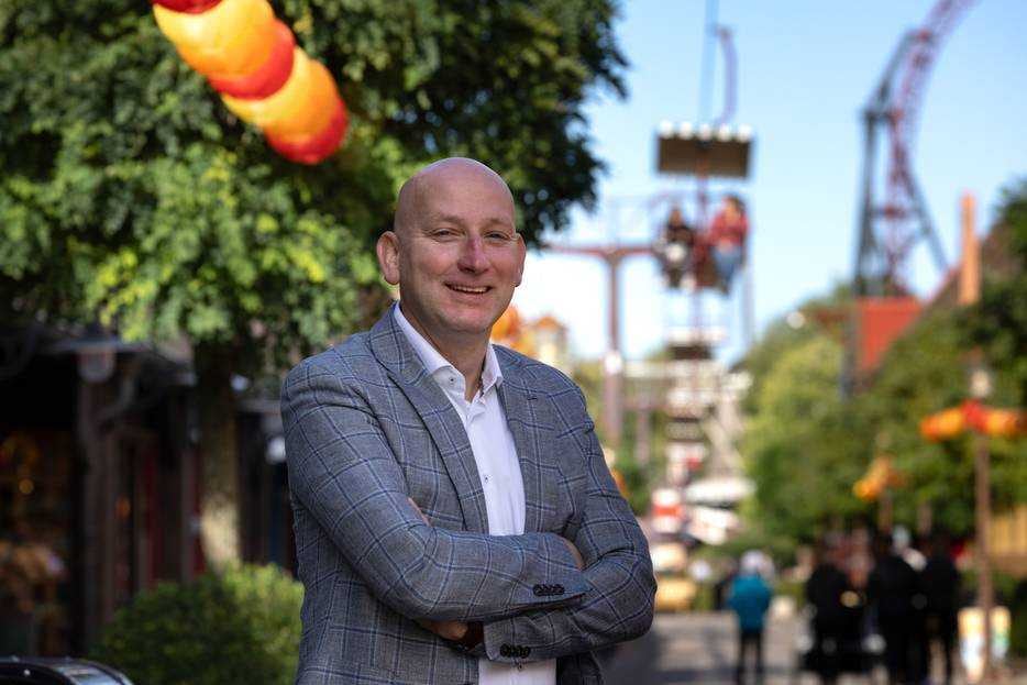Dave Storm is sinds twee jaar directeur van Attractiepark Slagharen: ,,Bij elkaar opgeteld heb ik misschien net één seizoen gedraaid.” Foto: AD/Freddy Schinkel.