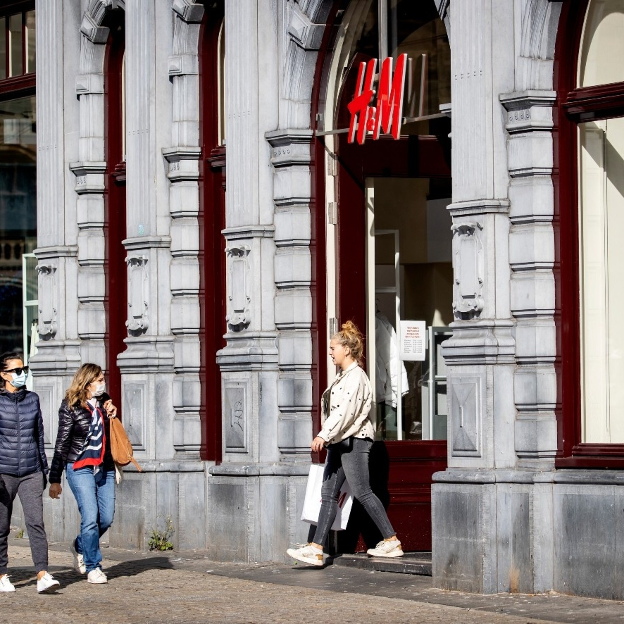 flitspeiling inretail 57 procent winkelpersoneel 34 procent klanten draagt mondkapje