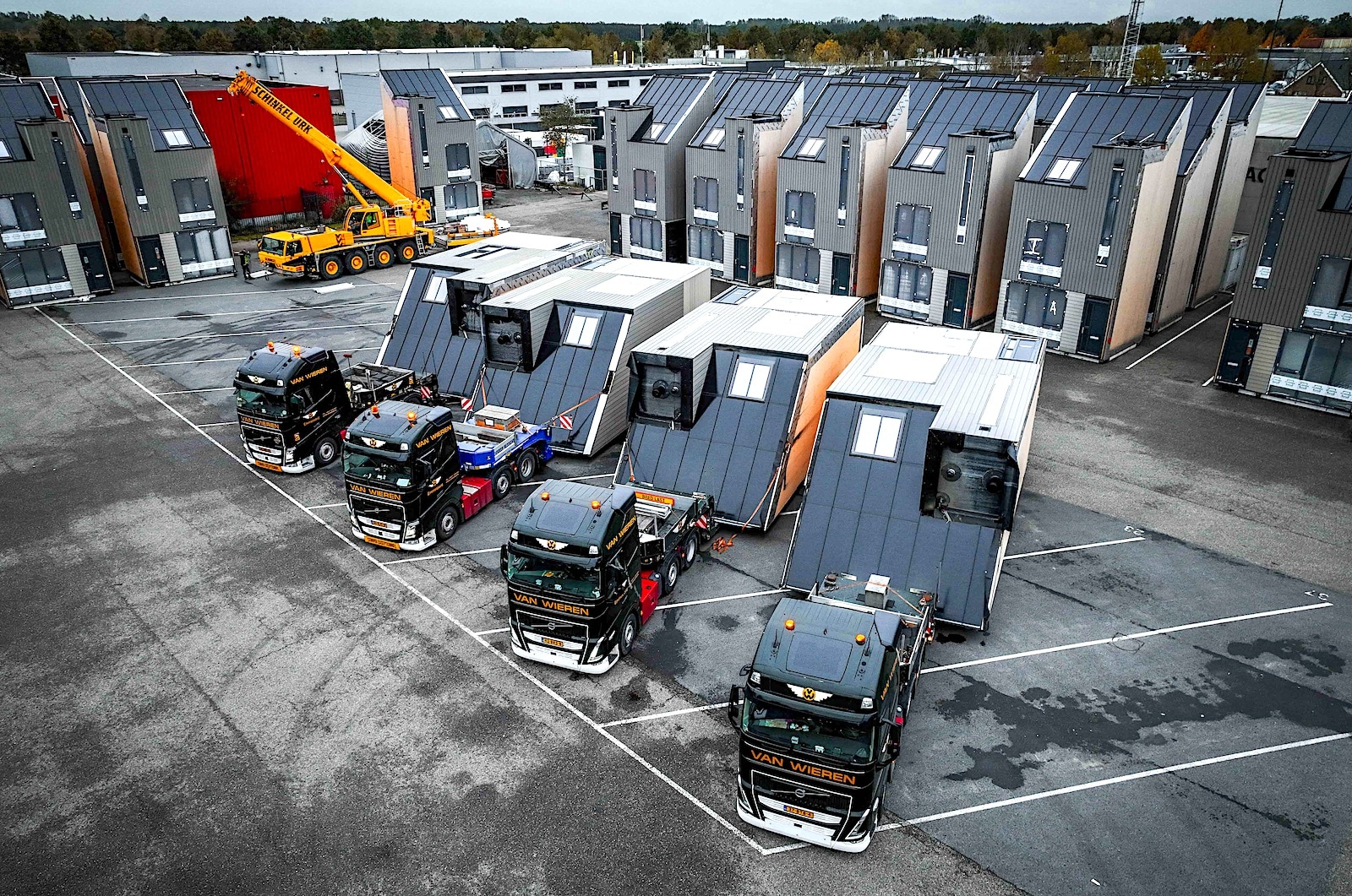 Vervoer van Startblock-woningen naar locatie. Startblock