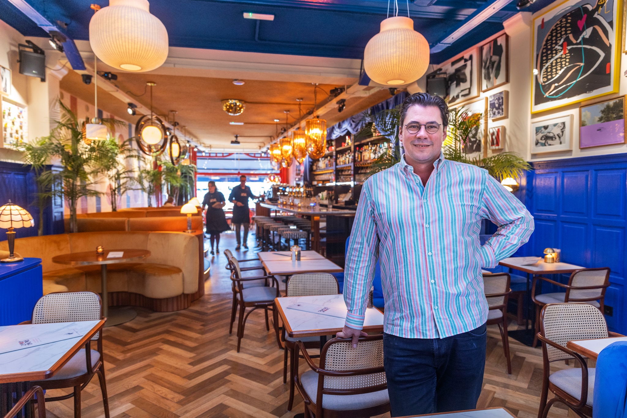 Patrick van Aller opende onlangs zijn derde horecazaak L'Amour Toujour op het Prins Hendrikplein in Den Haag. Frank Jansen