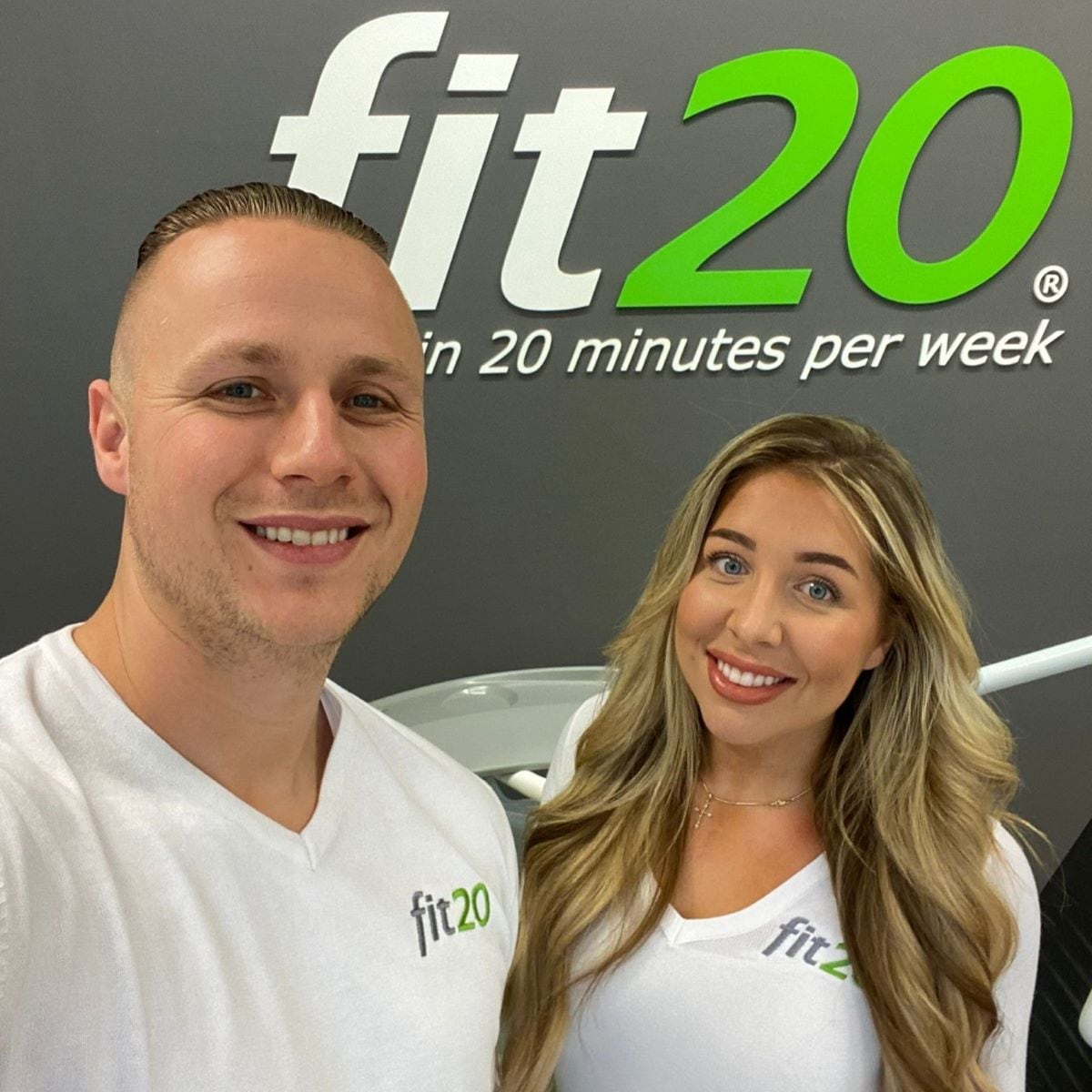 Samen met haar vriend heeft ze het afgelopen jaar een tweede bedrijf gestart, de eveneens snelgroeiende fitness studio Fit20. Samen met haar vriend heeft ze het afgelopen jaar een tweede bedrijf gestart, de eveneens snelgroeiende fitness studio Fit20.