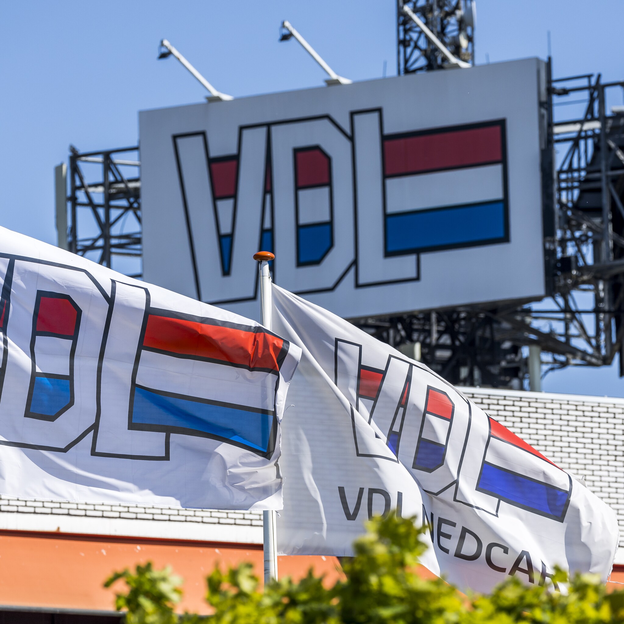 nieuwe afwijzing voor vdl nedcar einde aan klassieke autoproductie in nederland