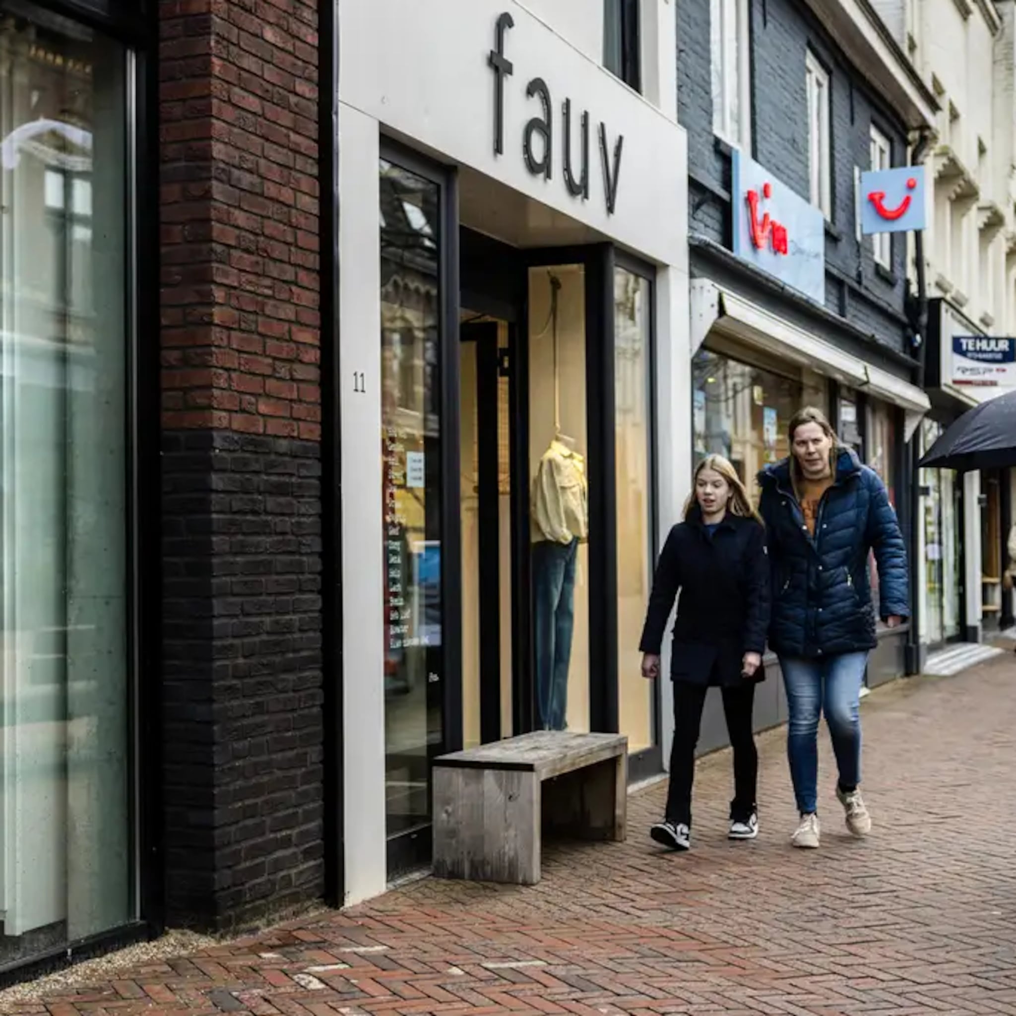 duizenden ondernemers in winkelstraat stoppen om schulden te voorkomen