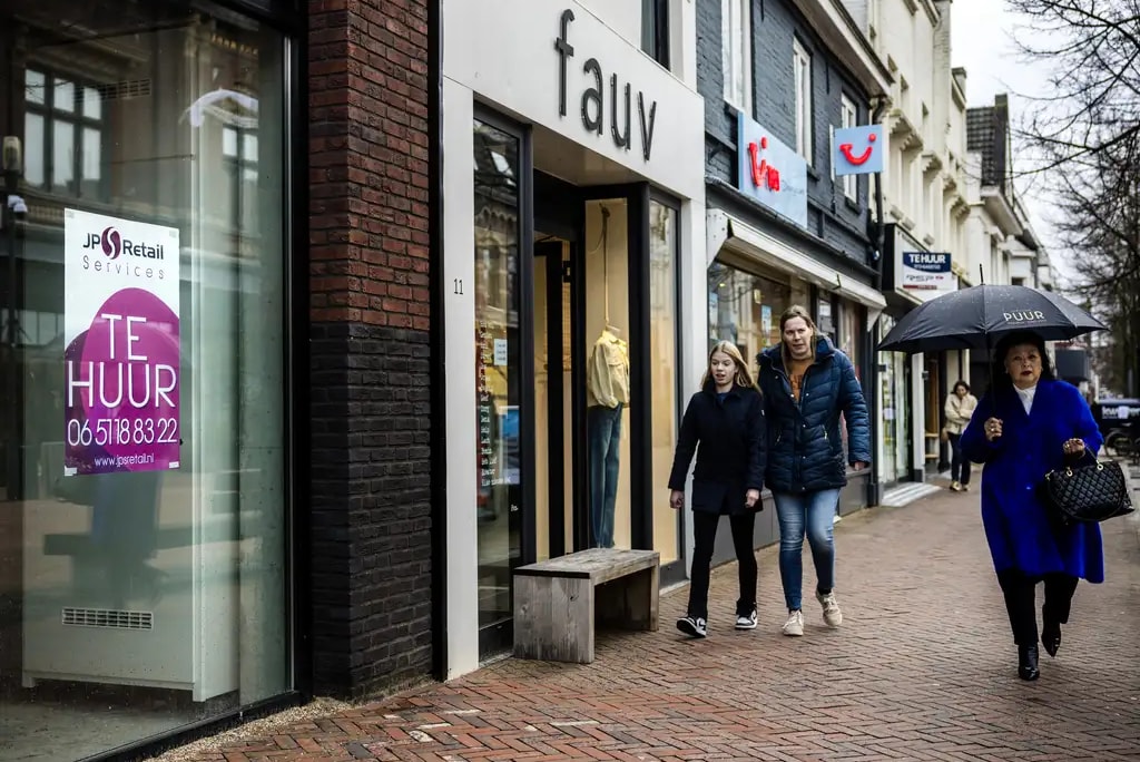 Winkeliers stoppen om schulden te voorkomen. ANP