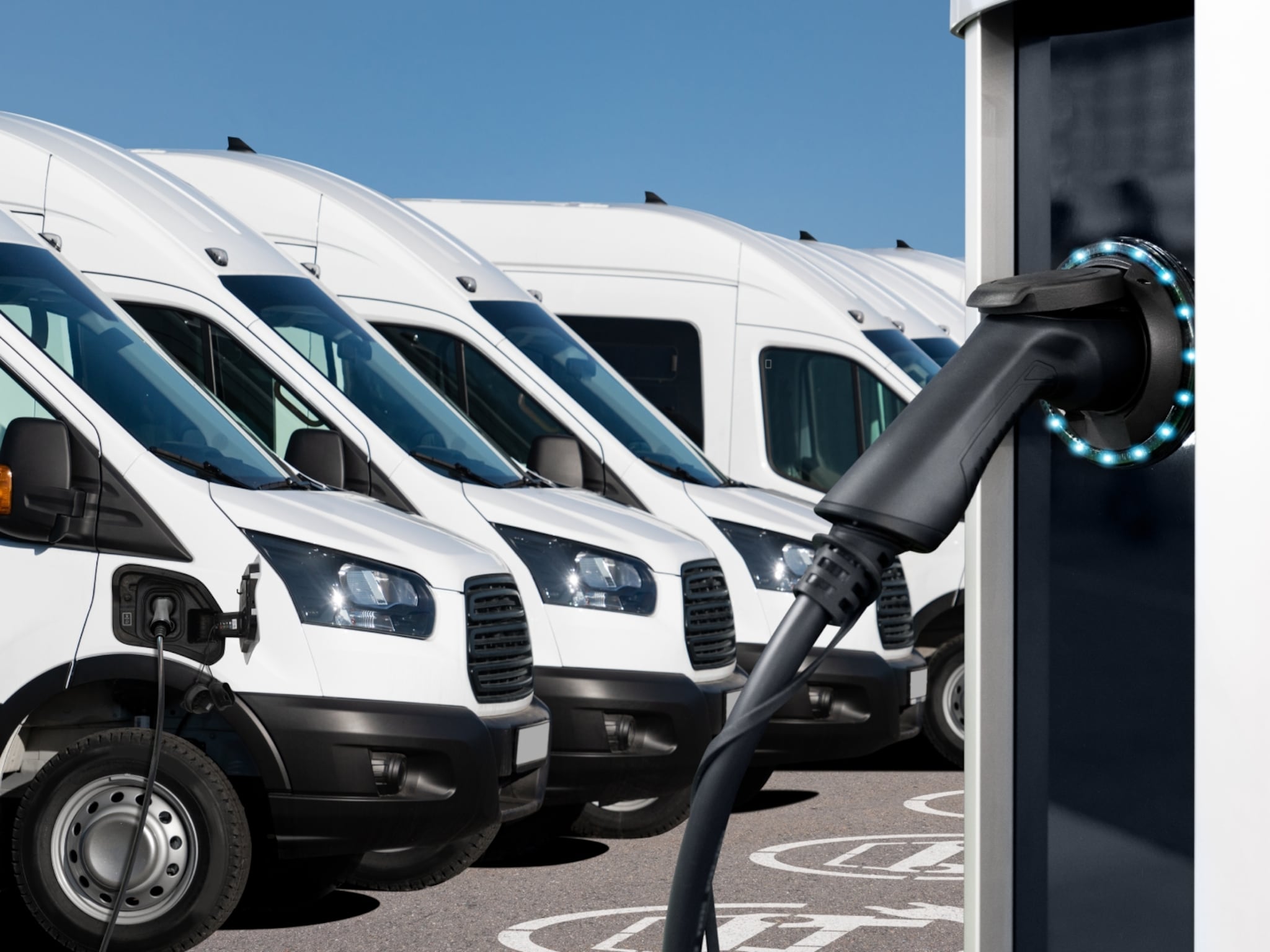 verkoop elektrische bedrijfswagens groeit explosief verdubbeling in 2023