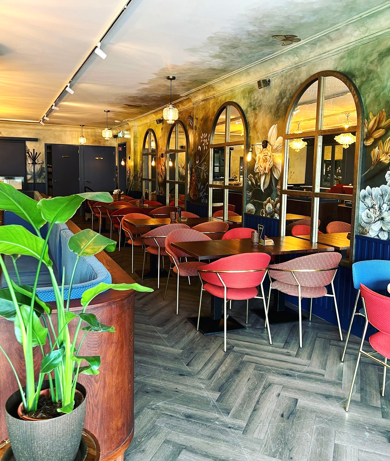 Details van interieur Basil Thai restaurant in Renesse Basil Thai / Ploy Phothisorn