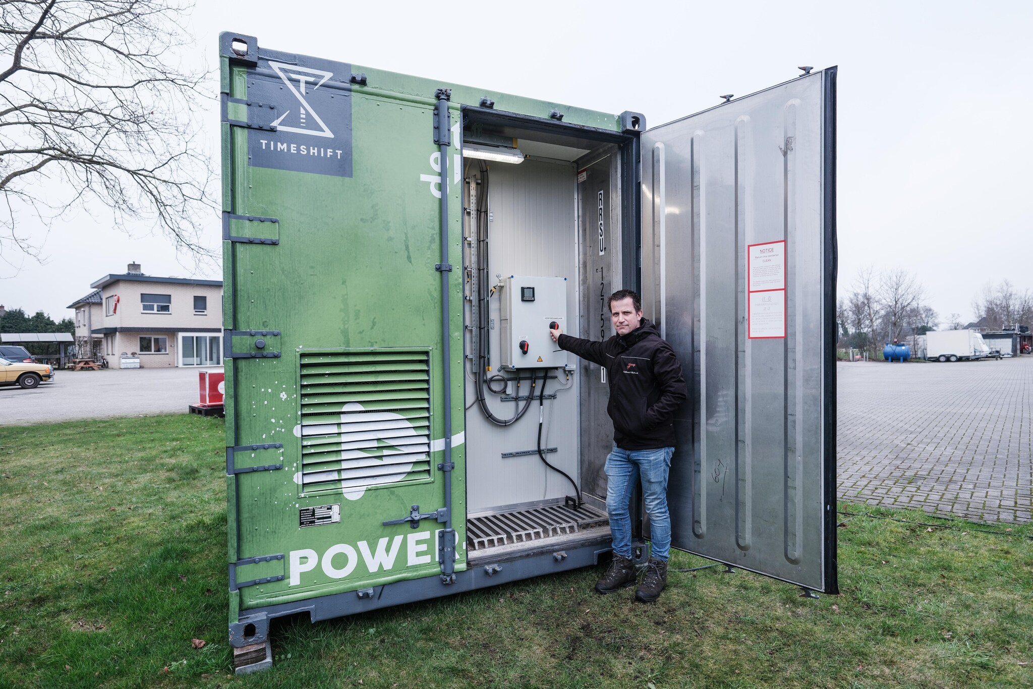 Luuk Domhof bij zijn Powertainer. Jan van den Brink
