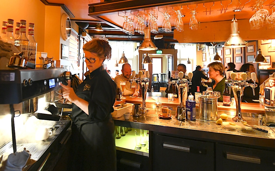 2023 bracht een omzetstijging voor de horeca na jaren van coronamaatregelen. Maar slechts 0,1 procent groei in het laatste kwartaal temperde het optimisme. ANP