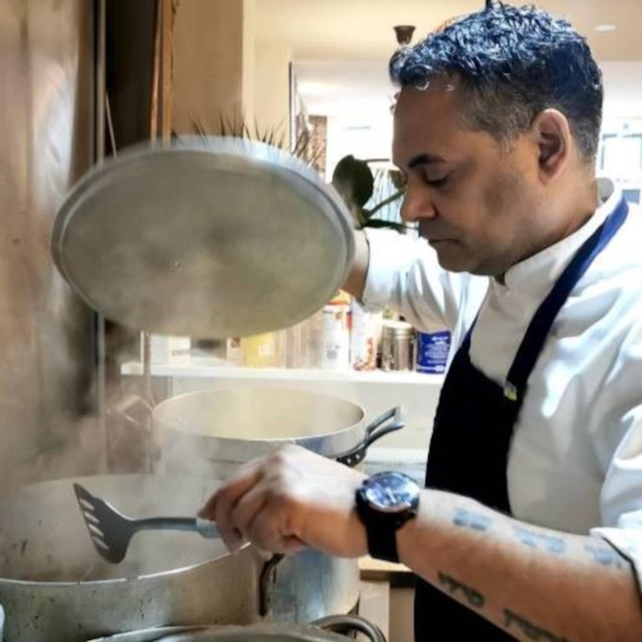 draadjesvlees en oma s gehaktbal robert 53 opent eerste restaurant en serveert oer hollandse kost