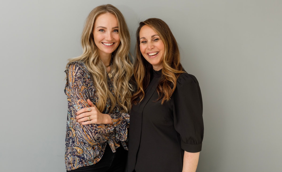 Kelly (links) en Moniek (rechts). Kelly (links) en Moniek (rechts) Foto: Moonshot Publishing