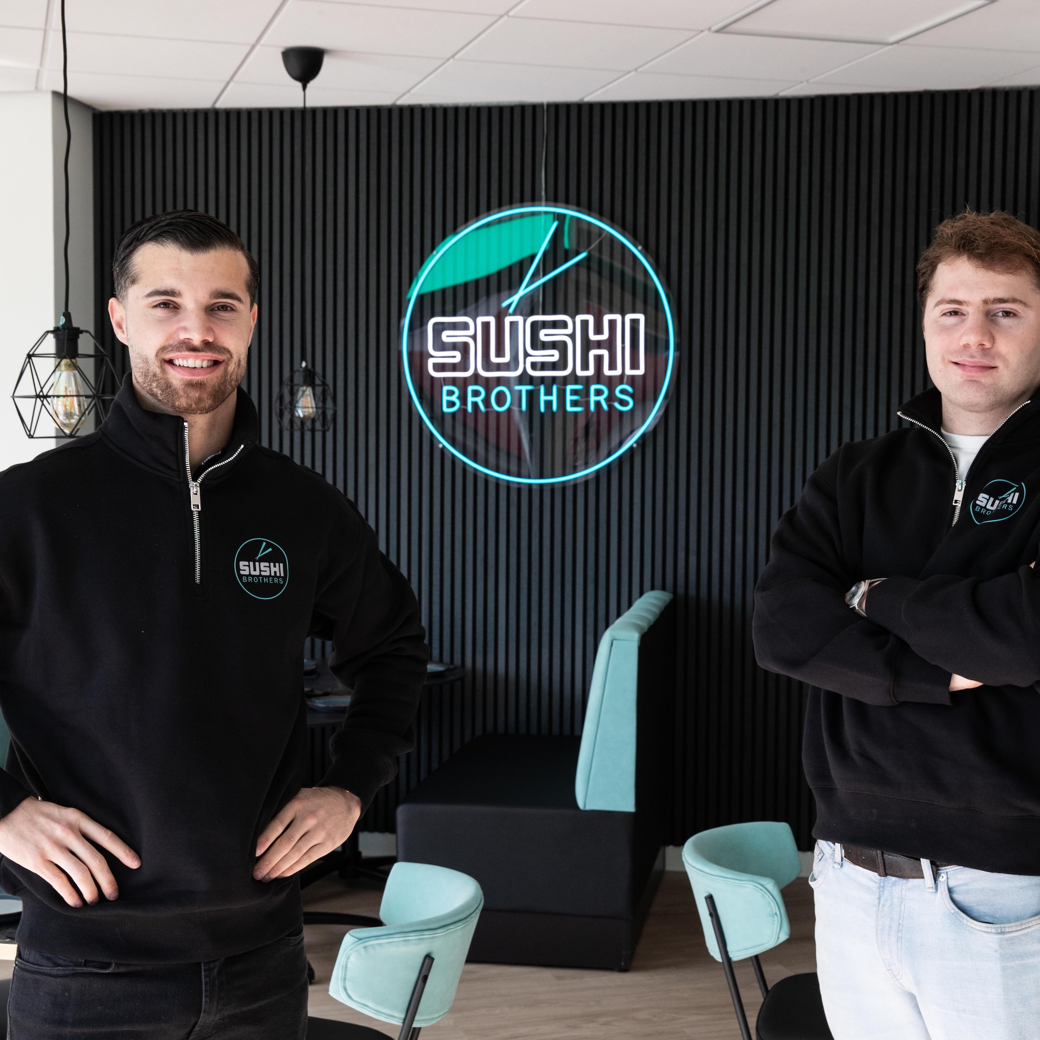 tweeling wil beste sushi van het land maken en krijgt hulp van 16 jarige franchisenemer