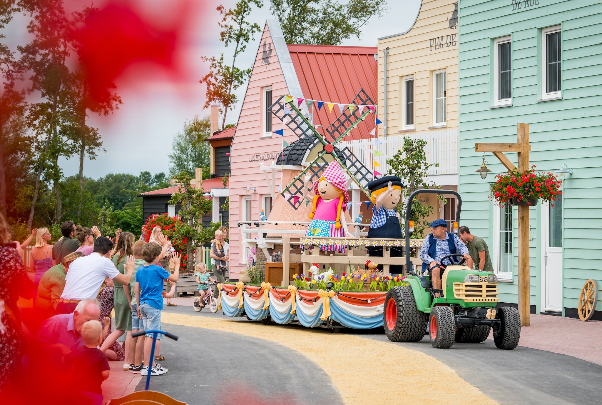 ,,We hebben paradewagens rondrijden. Kinderen en families kijken hun ogen uit.” Van Hoorne Studios