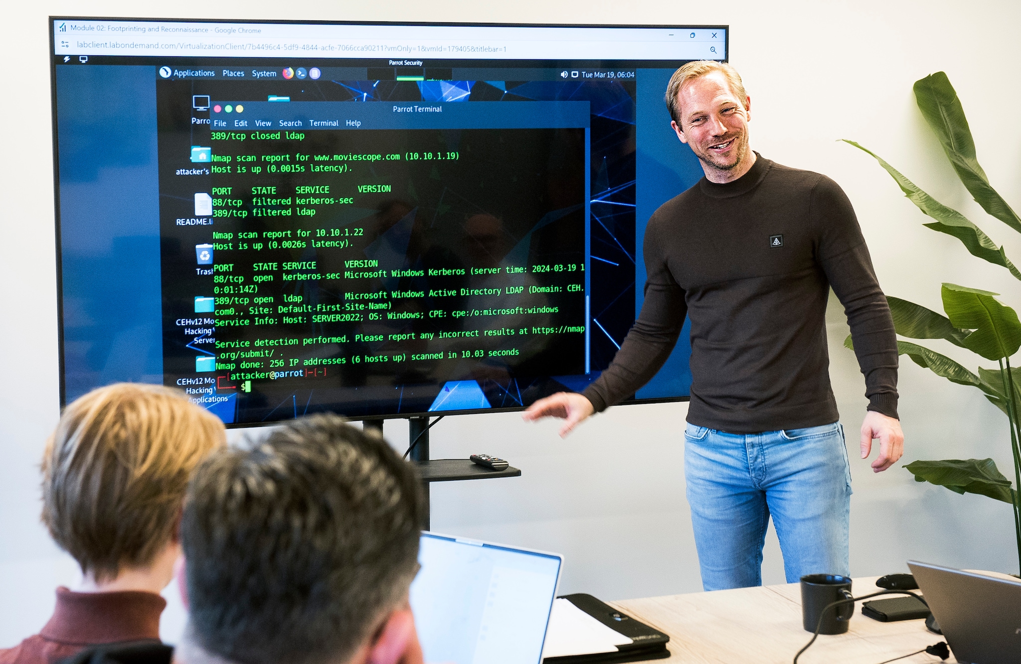 Opleiding cybersecurity van het bedrijf OptiSec.nl van Ferry Sol (midden) heeft een prijs gewonnen    Foto: Marnix Schmidt Opleiding cybersecurity van het bedrijf OptiSec.nl van Ferry Sol (midden) heeft een prijs gewonnen    Foto: Marnix Schmidt