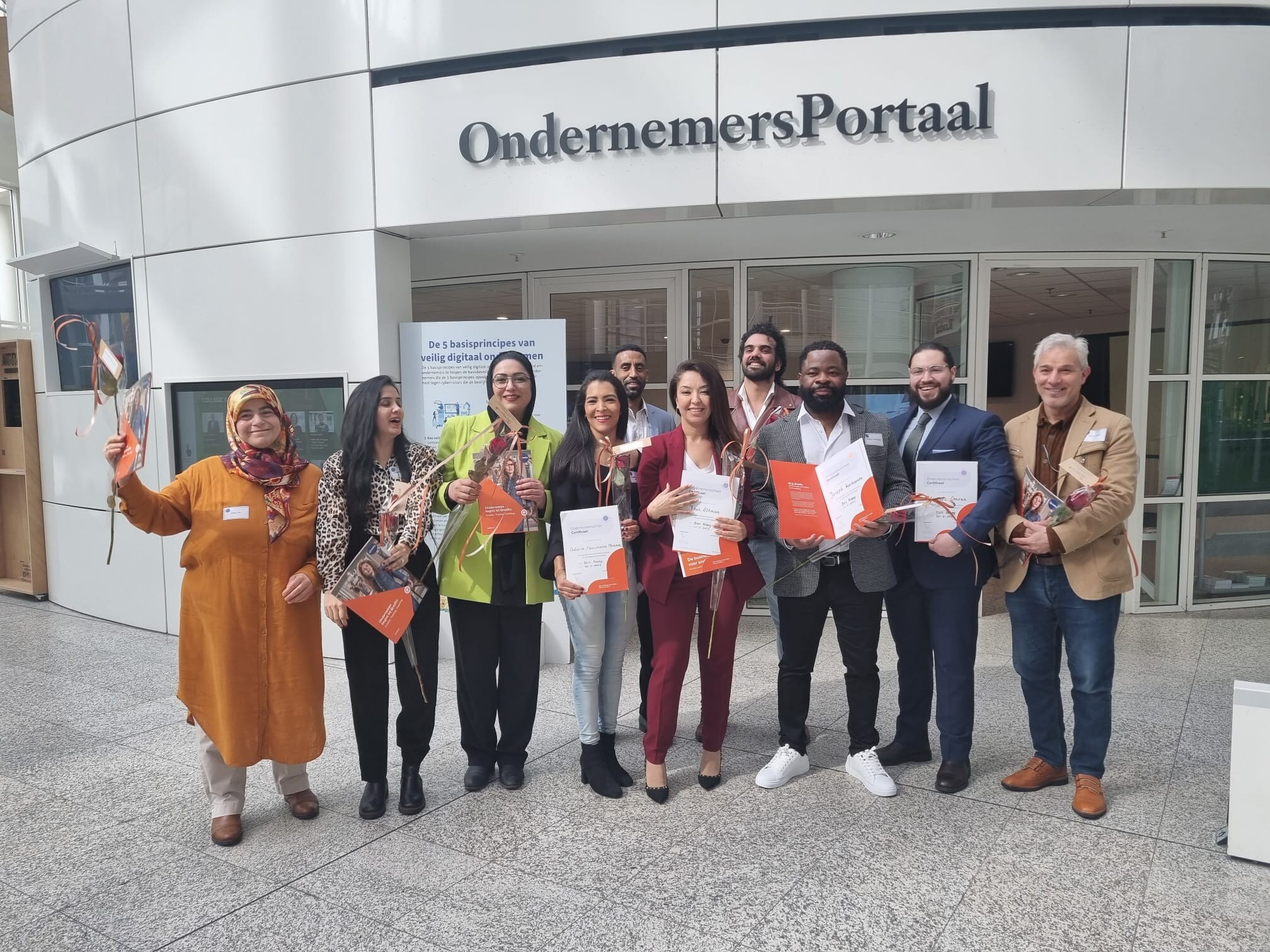 De eerste lichting van de Ondernemersschool voor Statushouders in Den Haag. AD