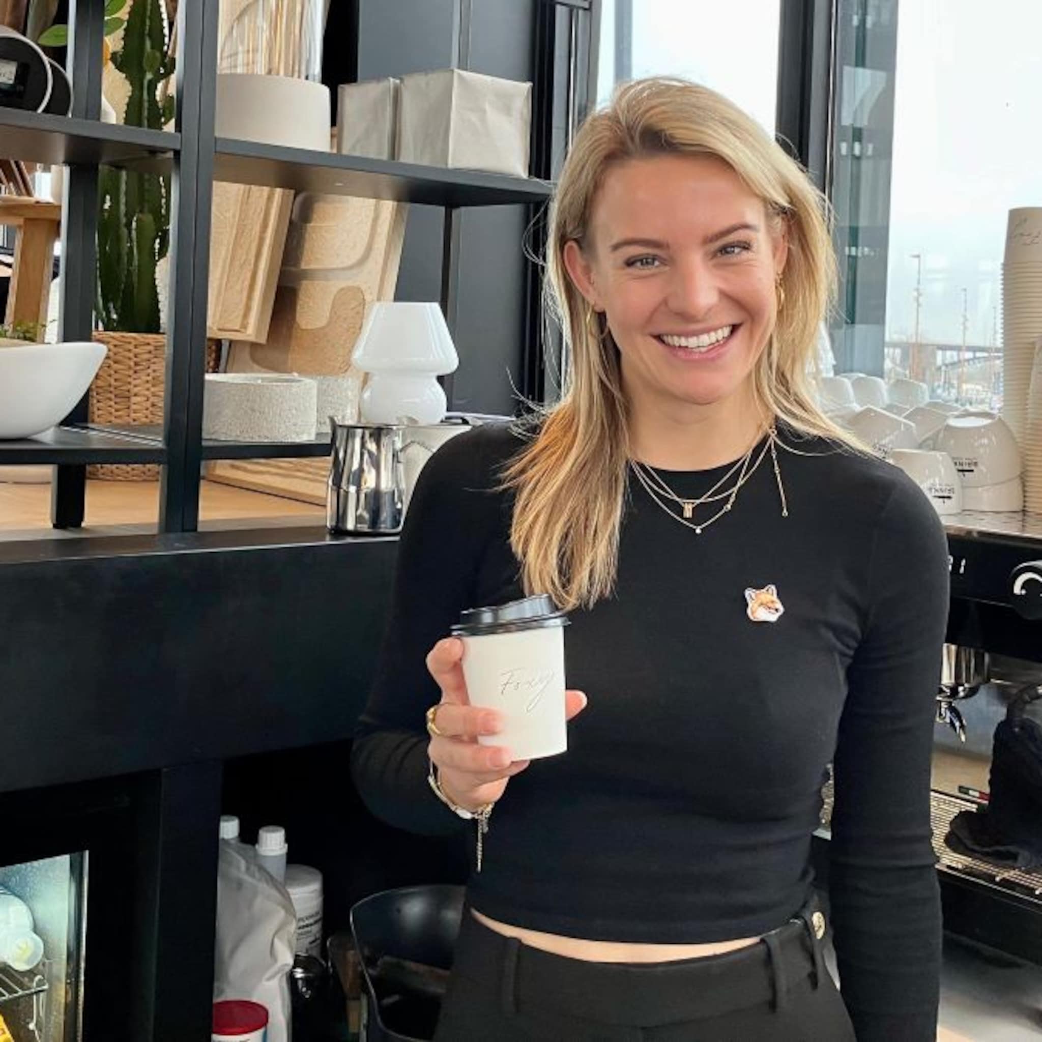wimmie 23 heeft volgens gemeente nijmegen te veel koffiedrinkers in koffiezaak