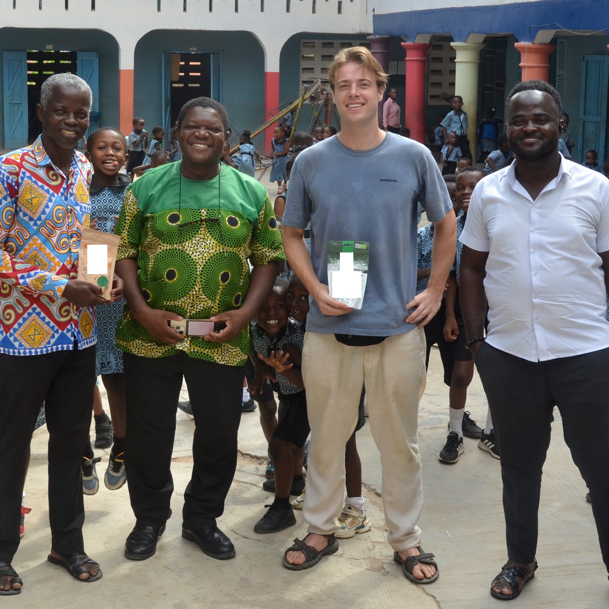 floris behaalde master economie en verhuisde naar ghana ondernemen heeft me altijd getrokken