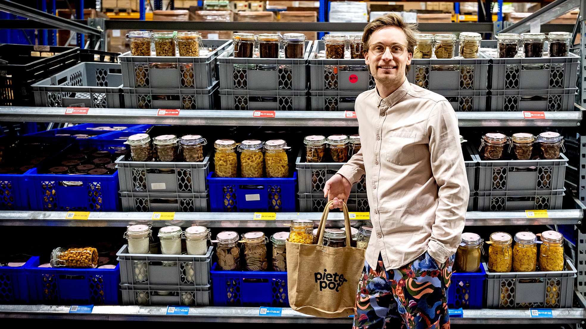 Jouri Schoemaker van online supermarkt Pieter Pot. Foto Bart Hoogveld Jouri Schoemaker van online supermarkt Pieter Pot. Foto Bart Hoogveld