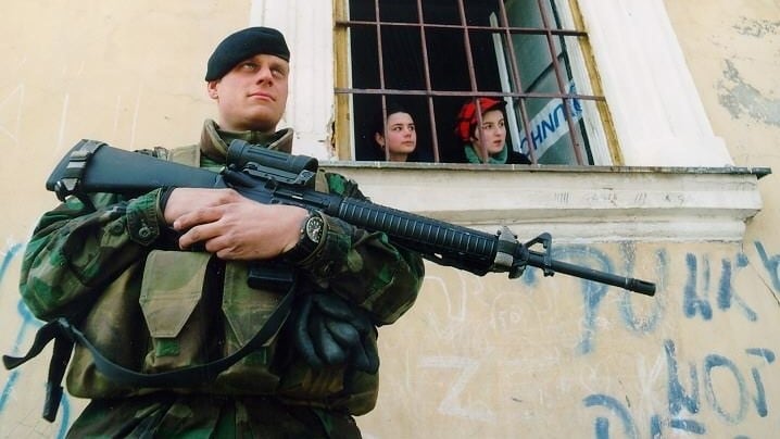 De kleding van Fifty-cal is gebaseerd op militaire kleding en kleuren. De kleding van Fifty-cal is gebaseerd op militaire kleding en kleuren.