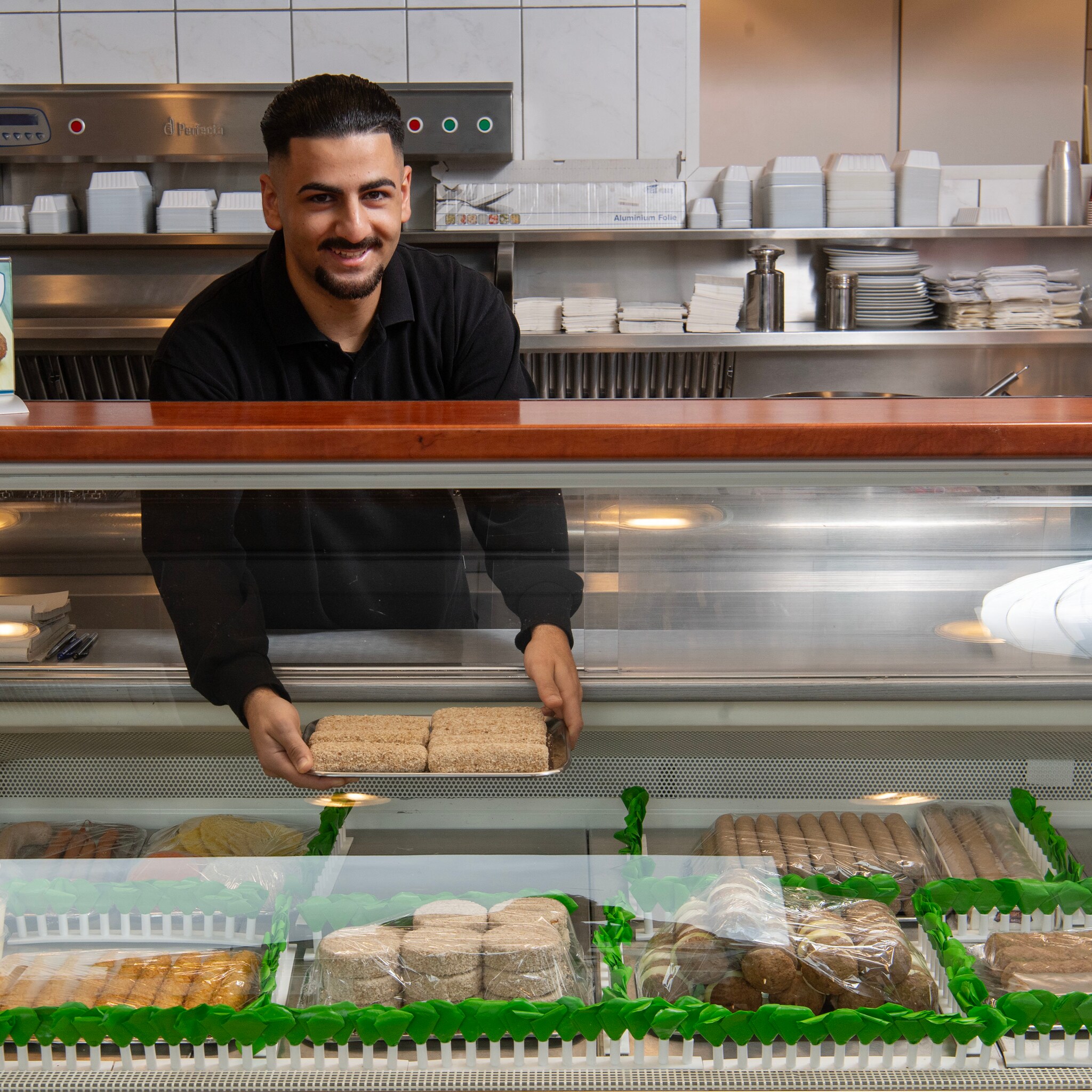 nog maar 20 jaar en dan al eigenaar van een snackbar ik heb altijd al ondernemer willen worden