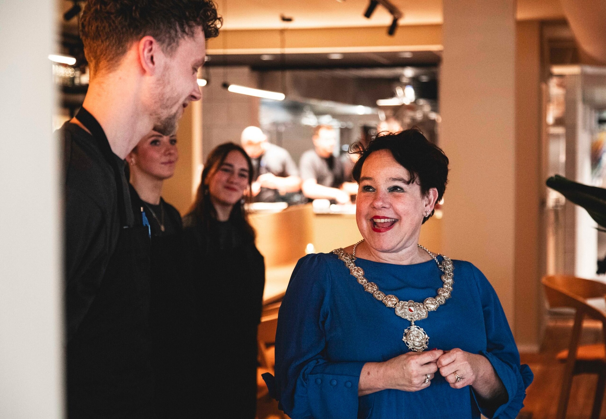 Burgemeester Sharon Dijksma en chef Niels van Zijl tijdens de opening van Heimat. Bastiaan van Schip