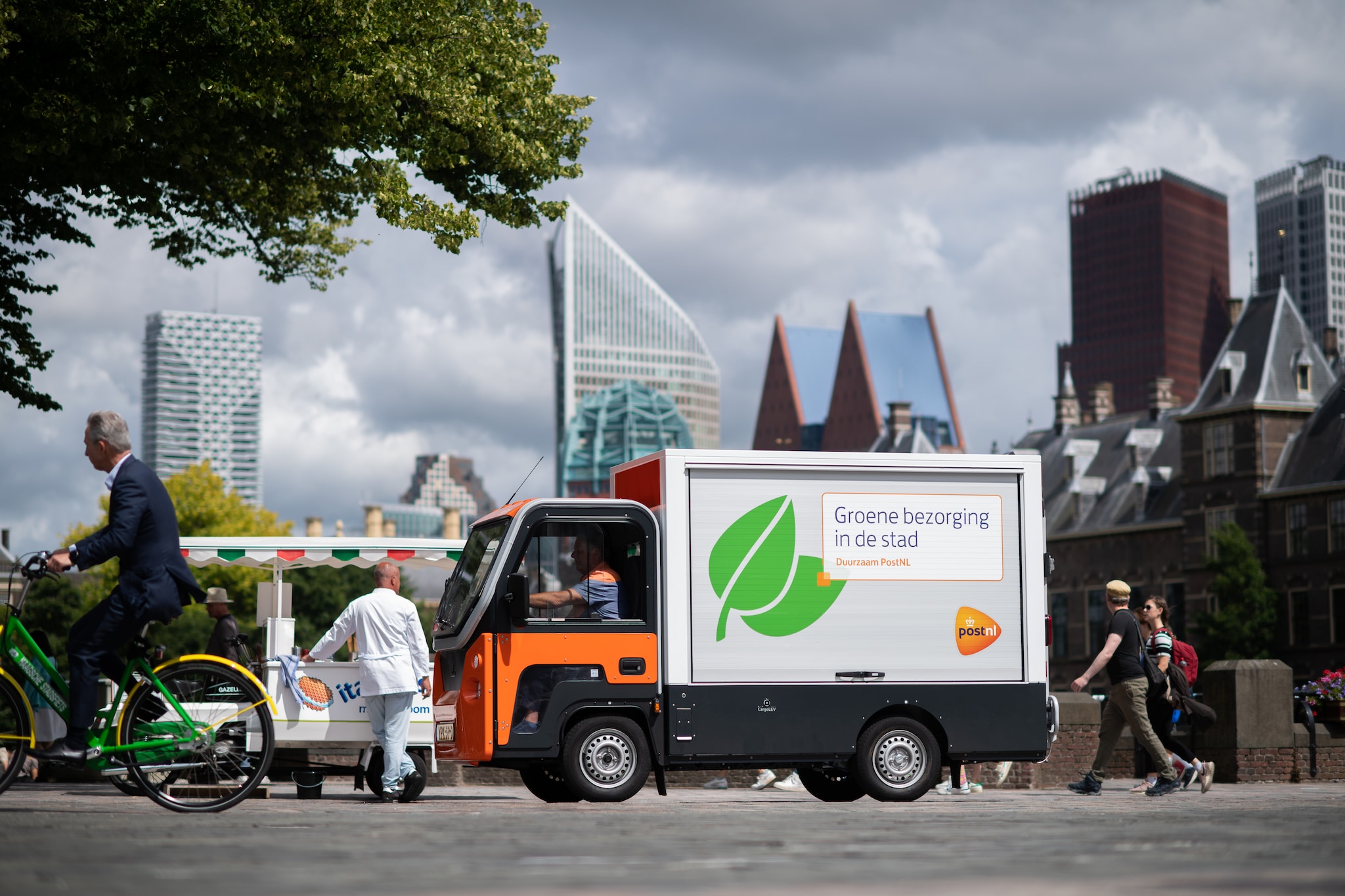 PostNL is al klant. PostNL bezorgt al met de CargoLEV Foto: X.com/@PostNL_Zakelijk