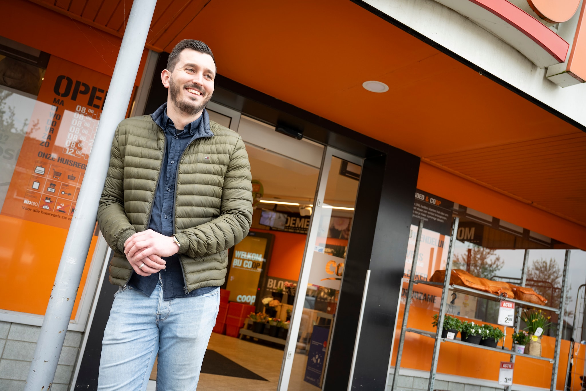 Rinaldo Bouwmeester neemt supermarkt Beltrum over. Ingrid Sweers