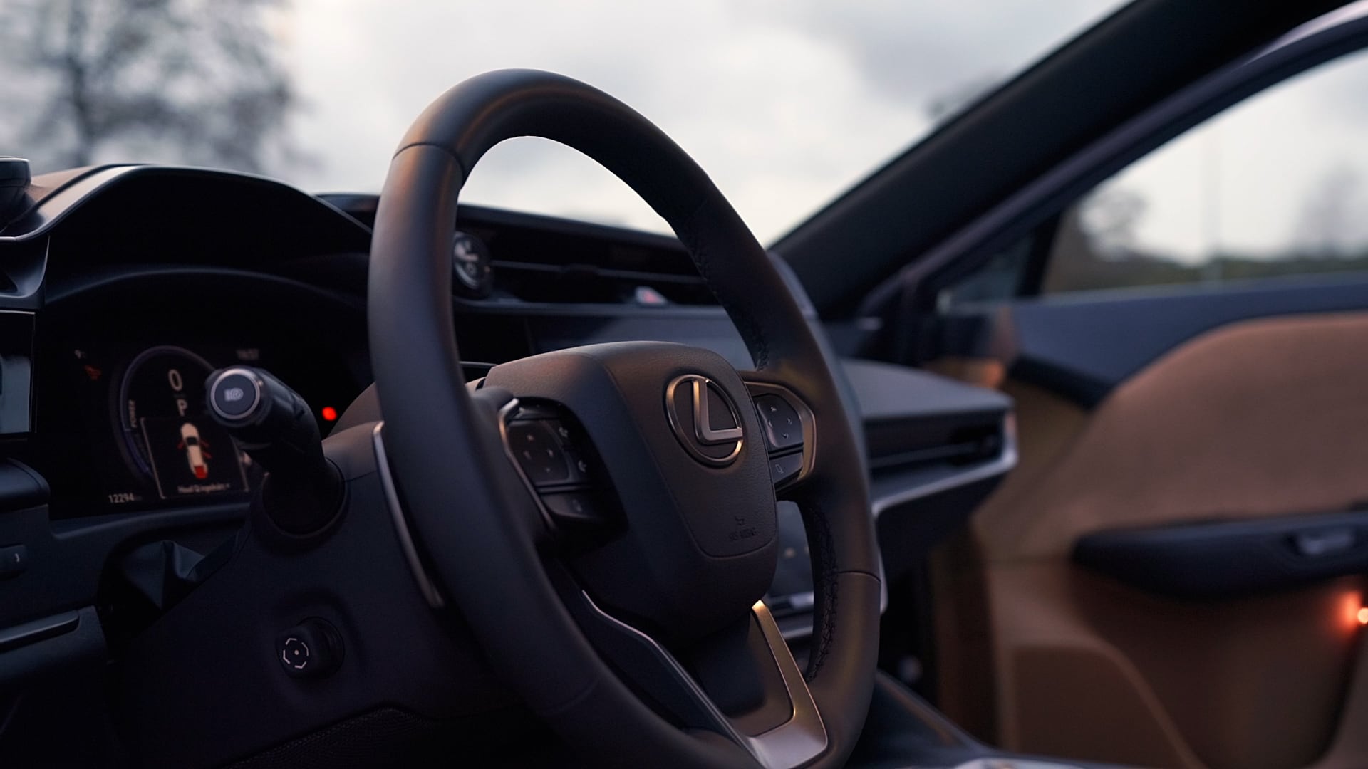 Het interieur van de Lexus RZ 450e eigen beeld