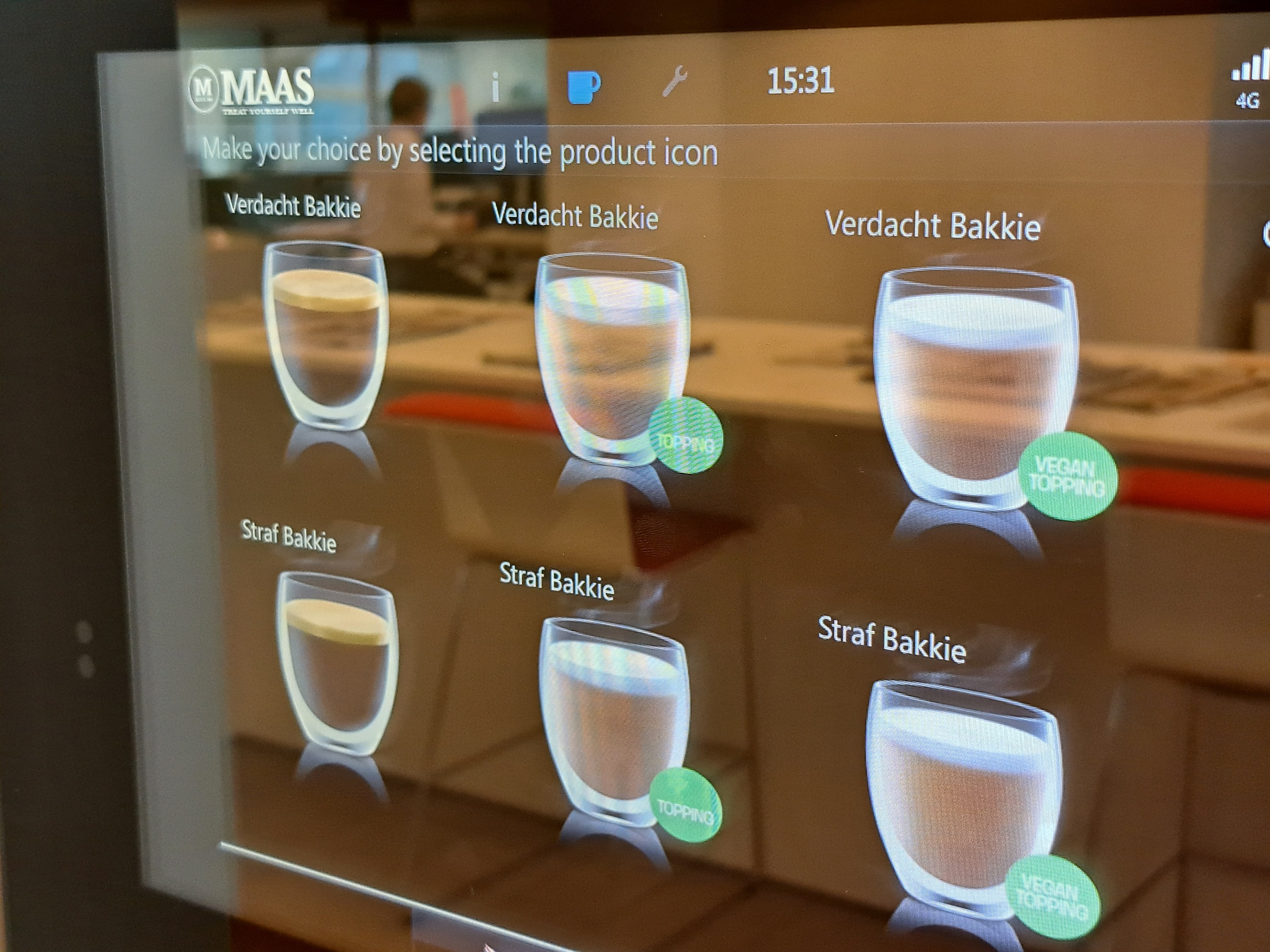 Zo'n 150 bedrijven hebben koffiemachines met bonen van Heilige Boontjes. Zo’n 150 bedrijven hebben koffiemachines met bonen van Heilige Boontjes. Foto: AD