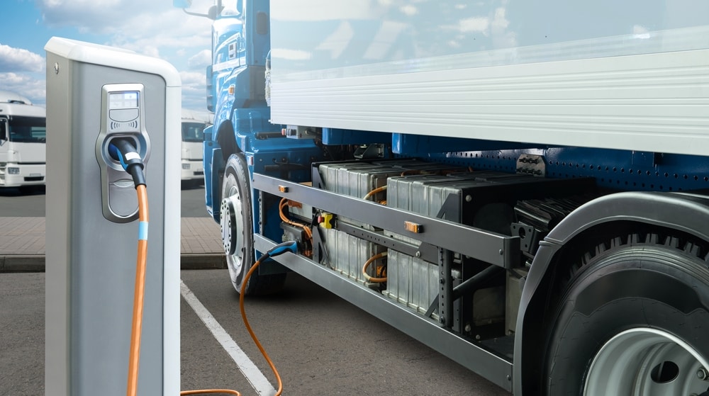 Om de ambitieuze CO2-reductiedoelen van de Europese Unie te realiseren, is een drastische vergroening van het vrachtwagenpark essentieel. Om de ambitieuze CO2-reductiedoelen van de Europese Unie te realiseren, is een drastische vergroening van het vrachtwagenpark essentieel | Beeld: Shutterstock