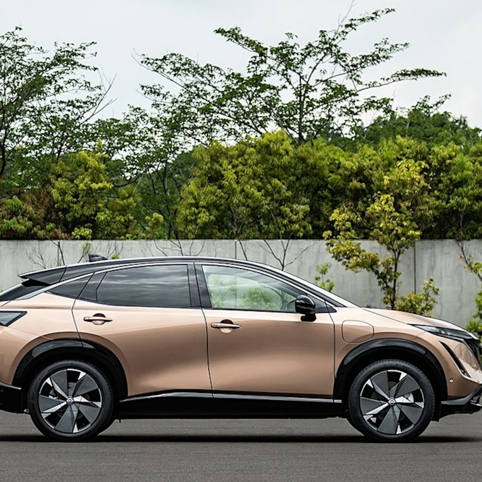 opvallend aantrekkelijk unieke japanse suv maakt elektrisch rijden bereikbaar