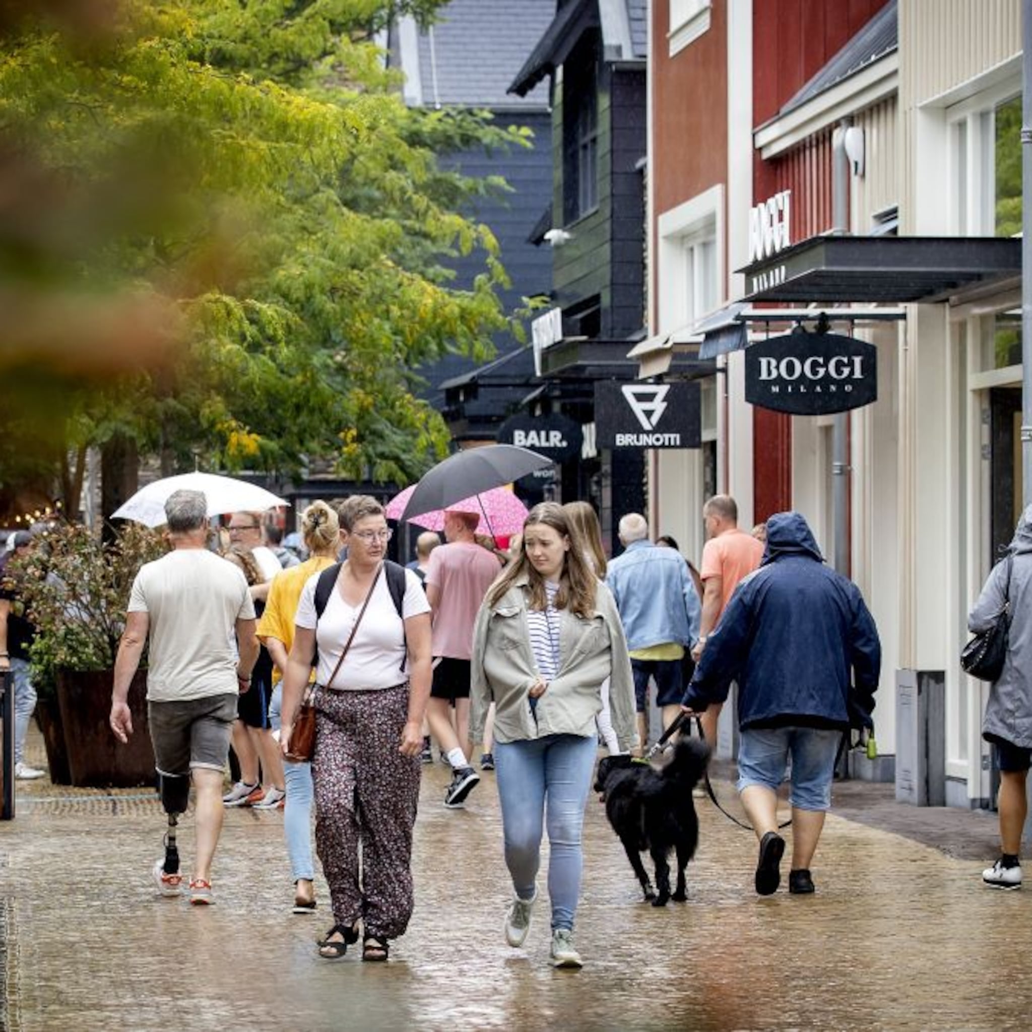 outletcenter batavia stad gaat het online proberen merken willen overal aanwezig zijn