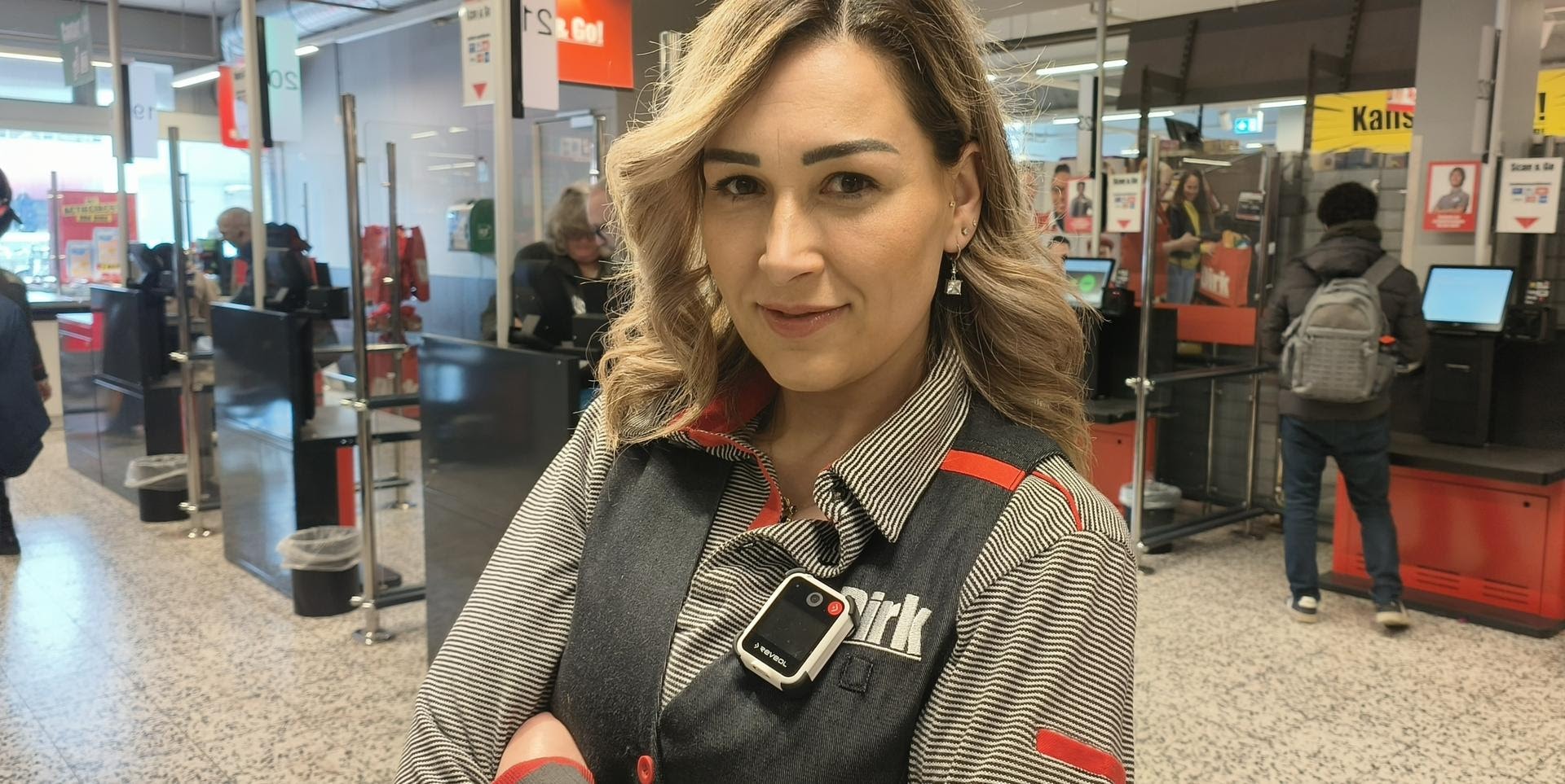 Bodycam bij supermarkt Dirk Dirk van den Broek