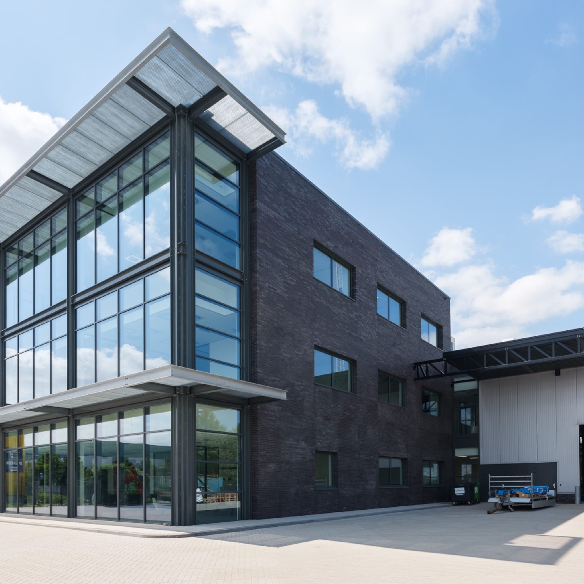 zonwerende raamfolie meer comfort op de werkplek en een lagere energierekening