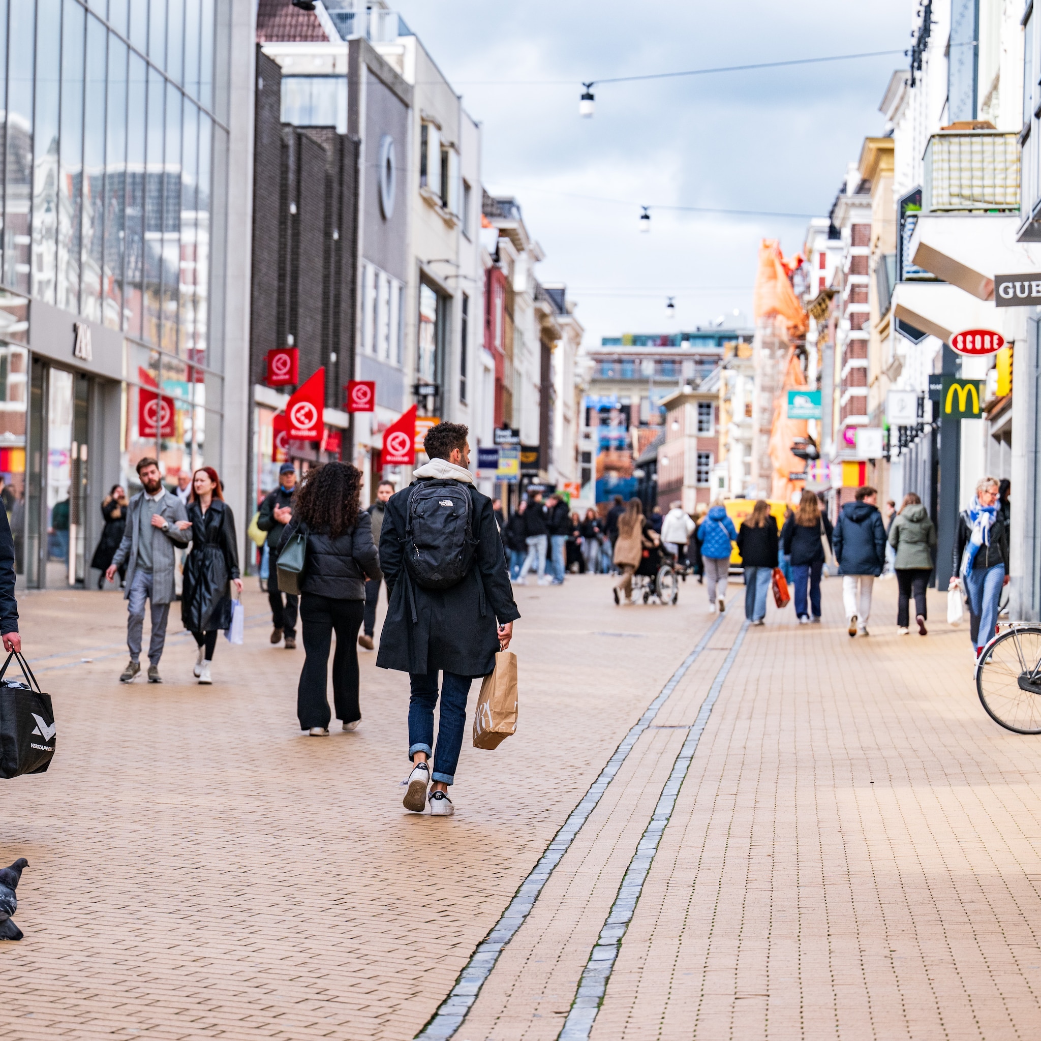 hoe de romantiek van het kopen zorgt voor meer winkels in de winkelstraat