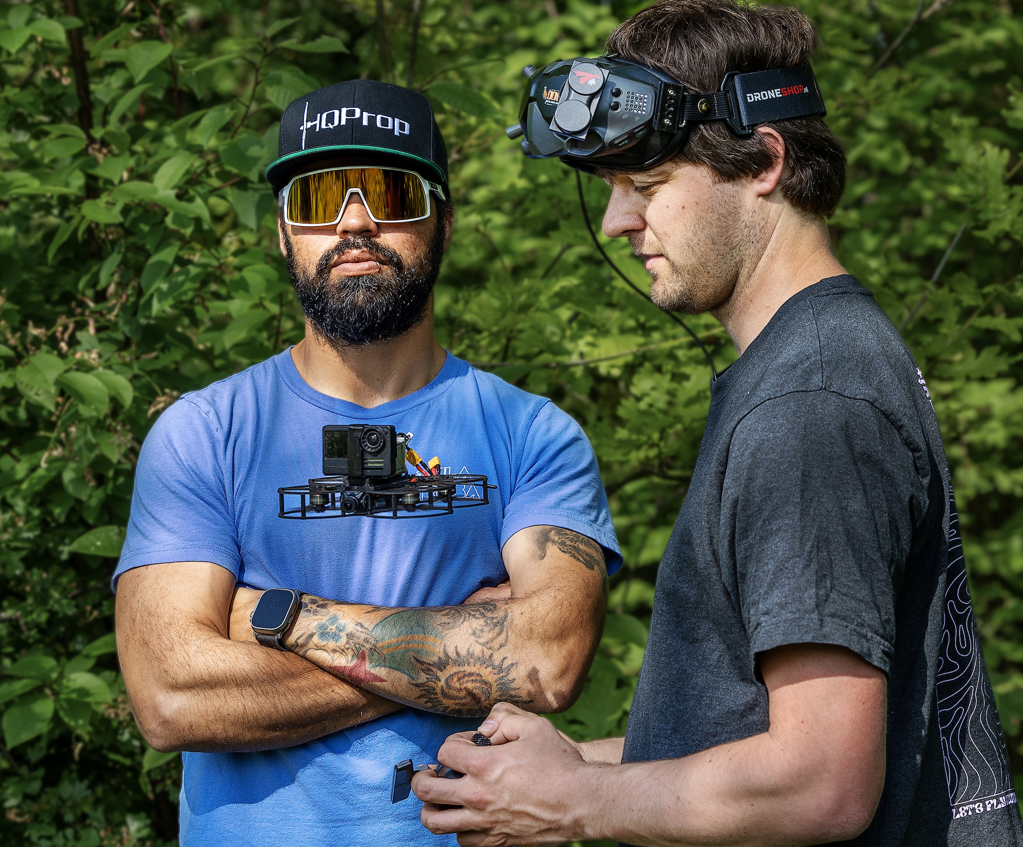 Dutch Drone Gods verovert met hun innovatie de wereld. Piloten Vince Tonk (36) en Ralph Hogenbirk (34, rechts). Angeliek de Jonge