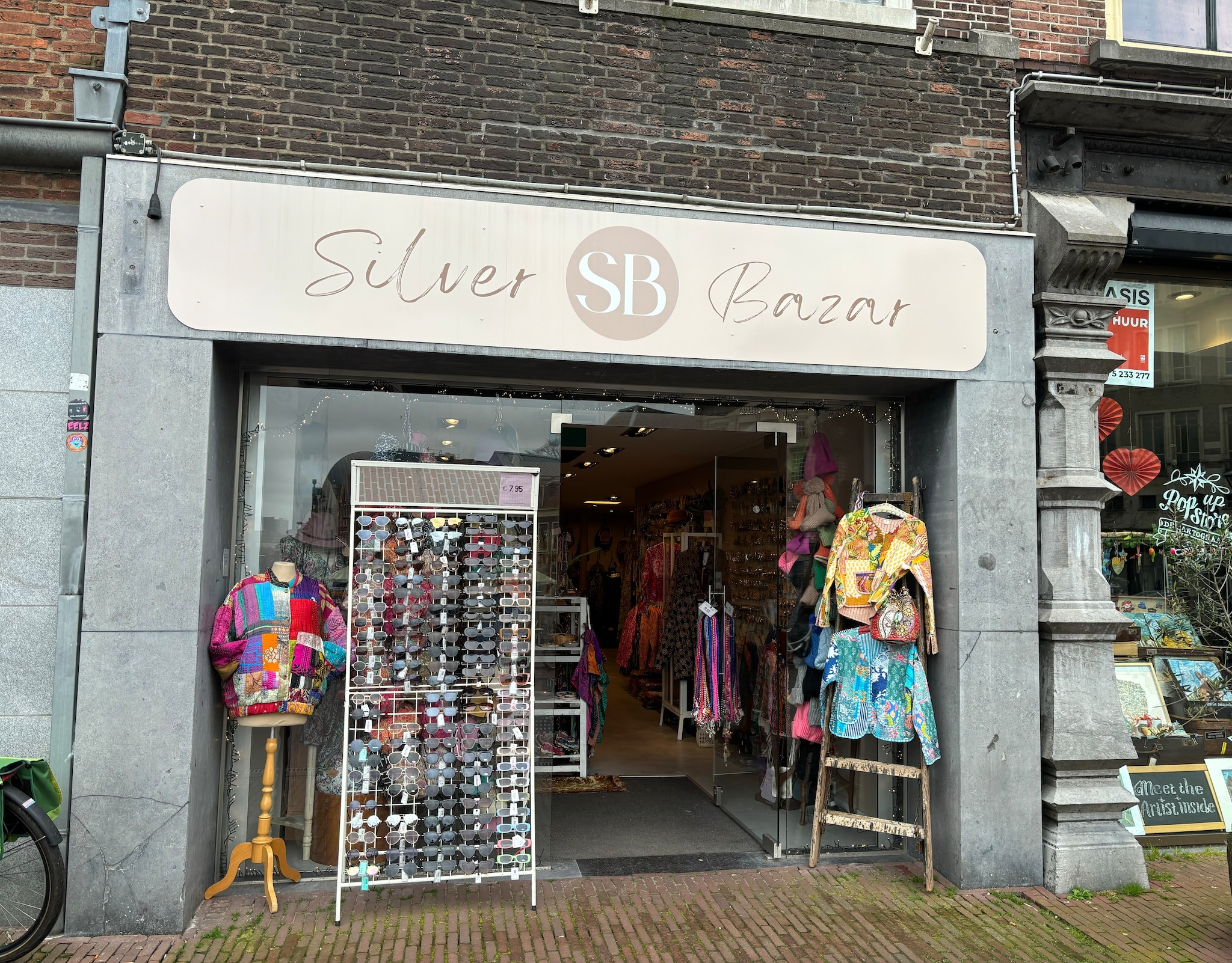 Silver Bazaar. Foto: Marleen Hogendoorn. Silver Bazaar. Foto: Marleen Hogendoorn.