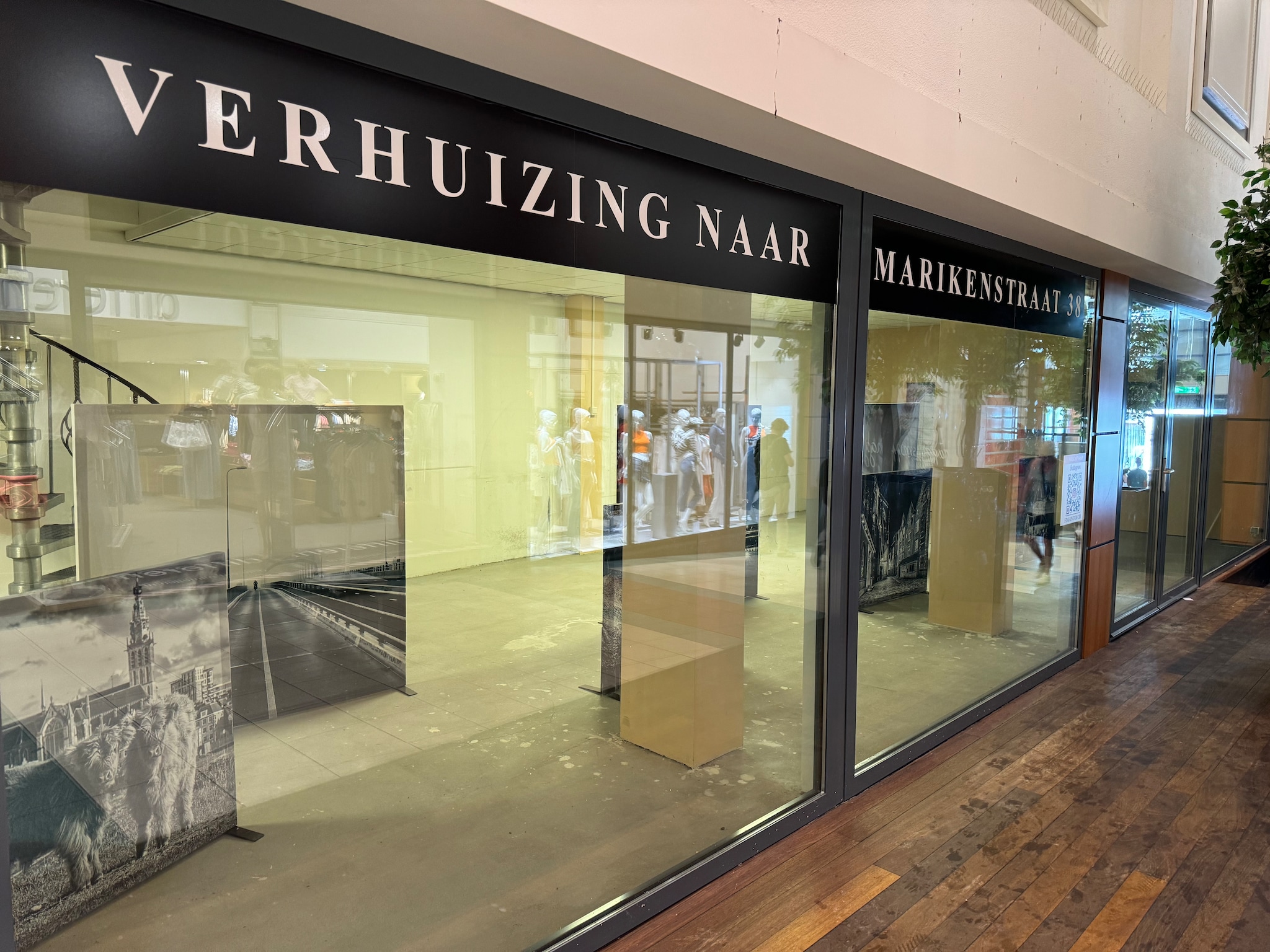 Veel verhuisberichten in de Molenpoort in Nijmegen. Foto: De Ondernemer. Veel verhuisberichten in de Molenpoort in Nijmegen. Foto: De Ondernemer.