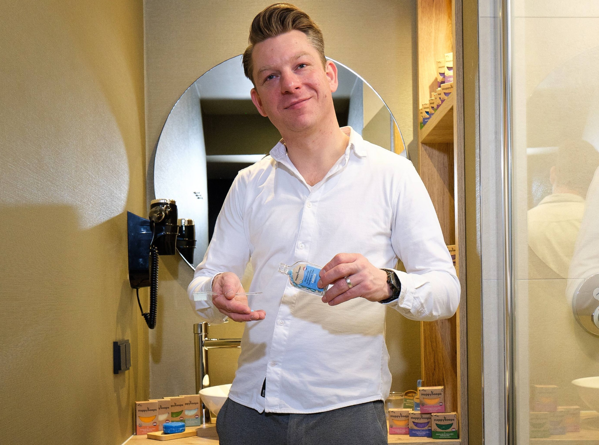 Marcel Koers met zijn HappySoaps. Annabel Oosteweeghel