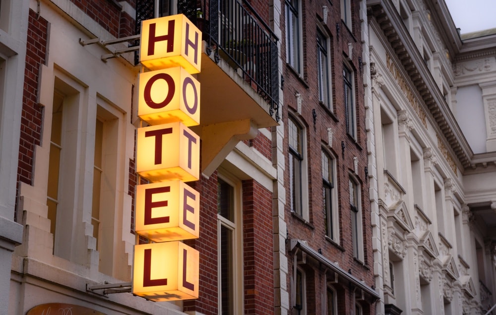 Nederland wordt een steeds populairdere bestemming voor reizigers en daar profiteren hotels van. Nederland wordt een steeds populairdere bestemming voor reizigers en daar profiteren hotels van | Shutterstock