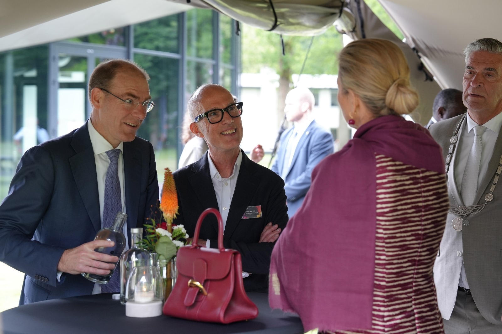 Menno Snel (l) eerder dit jaar in gesprek met koningin Máxima, boegbeeld Nederlands Comité voor Ondernemerschap. Foto: ANP Menno Snel (l) eerder dit jaar in gesprek met koningin Máxima, boegbeeld Nederlands Comité voor Ondernemerschap. Foto: ANP
