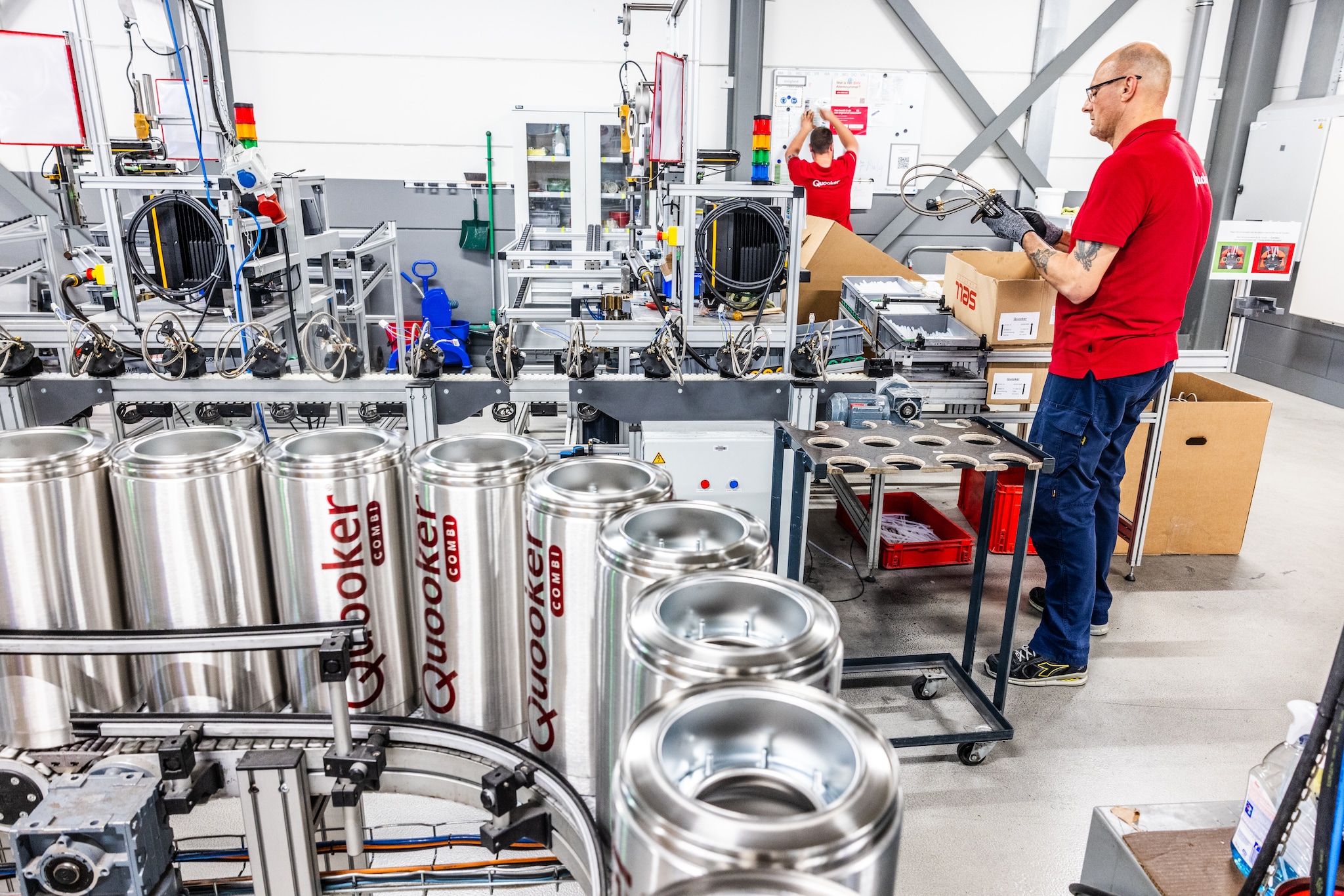 Dagelijks worden 1600 apparaten gemaakt in de Quooker-fabriek. Dagelijks worden 1600 apparaten gemaakt in de Quooker-fabriek.  Foto: Jeffrey Groeneweg