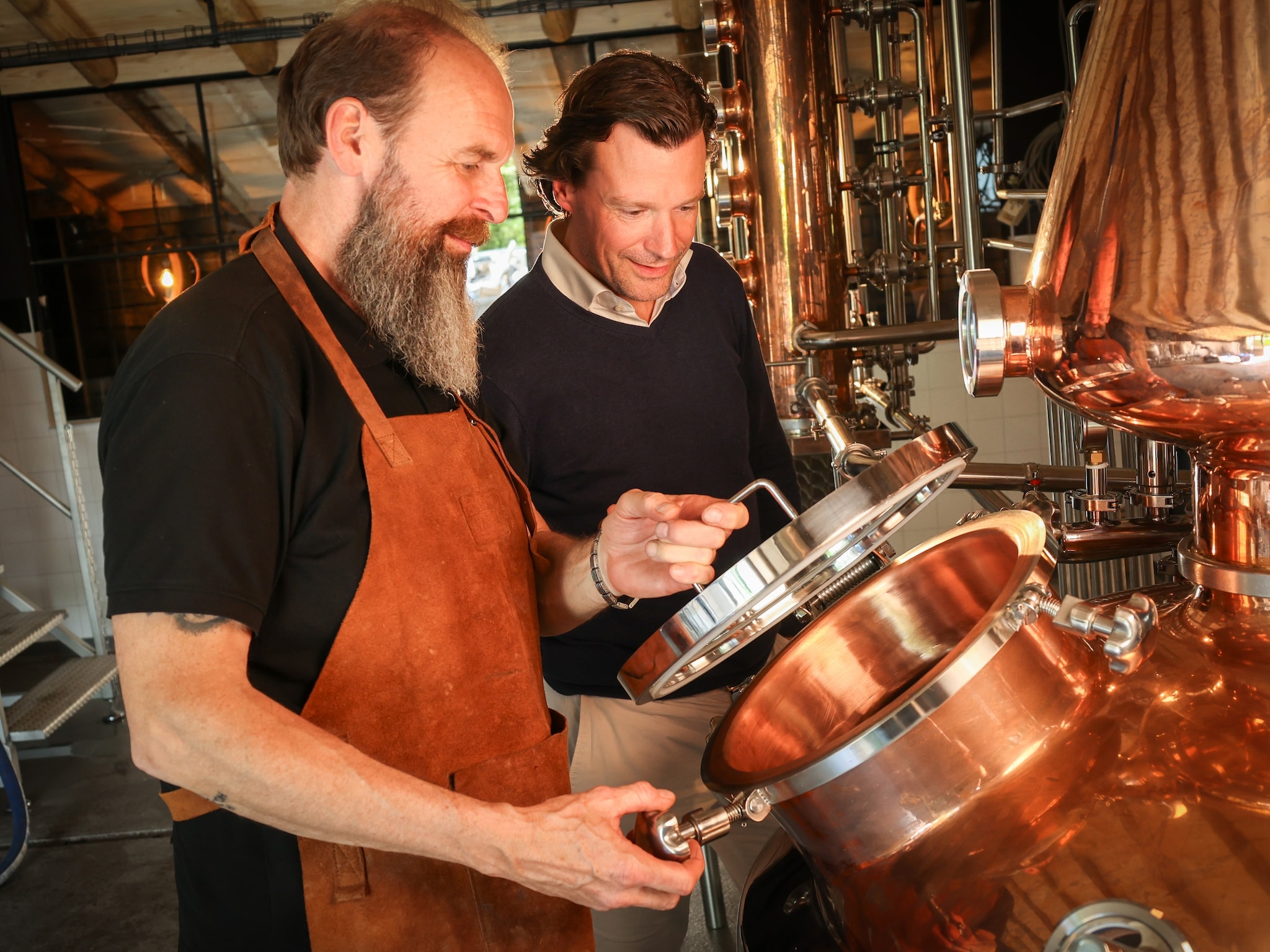 oer hollandse bus whisky richt pijlen op internationale markt eerste dozen al naar china