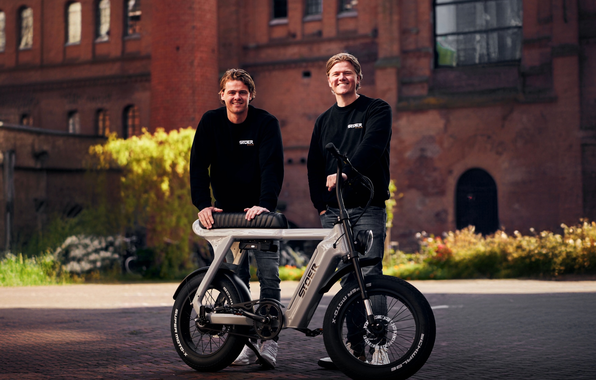 Eigen beeld. Thomas (links) en Joeri Visser van Stoer Bikes Thomas (links) en Joeri Visser van Stoer Bikes