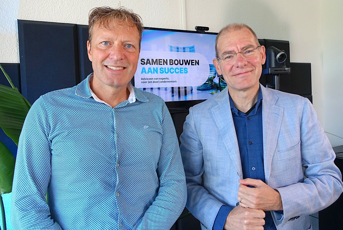 Tijdens de MKB Finance Week bespreken Menno Snel en Ronald Kleverlaan kansen en plannen vanuit het Nationaal Convenant MKB Financiering. De Ondernemer | Tijdens de MKB Finance Week bespreken Menno Snel en Ronald Kleverlaan kansen en plannen vanuit het Nationaal Convenant MKB Financiering.