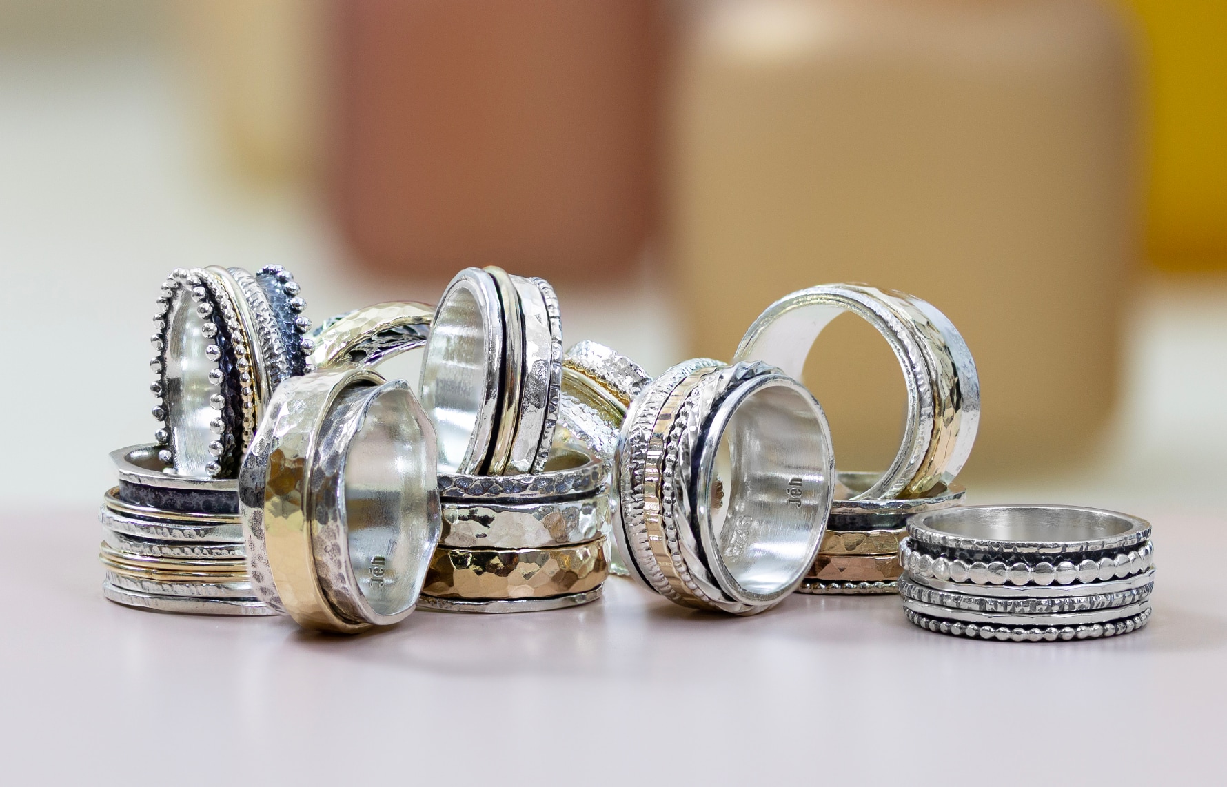 Ringen uit de collectie van Jéh Jewels. Eigen beeld. Ringen uit de collectie van Jéh Jewels. Eigen beeld.