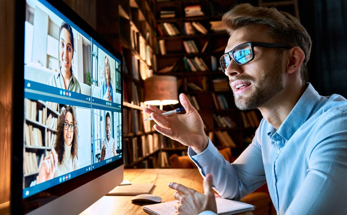 Uit een onderzoek van Vodafone Business blijkt dat werkgevers en werknemers in het midden- en kleinbedrijf (MKB) verschillende perspectieven hebben op hybride werken. Shutterstock | Uit een onderzoek van Vodafone Business blijkt dat werkgevers en werknemers in het midden- en kleinbedrijf (MKB) verschillende perspectieven hebben op hybride werken.