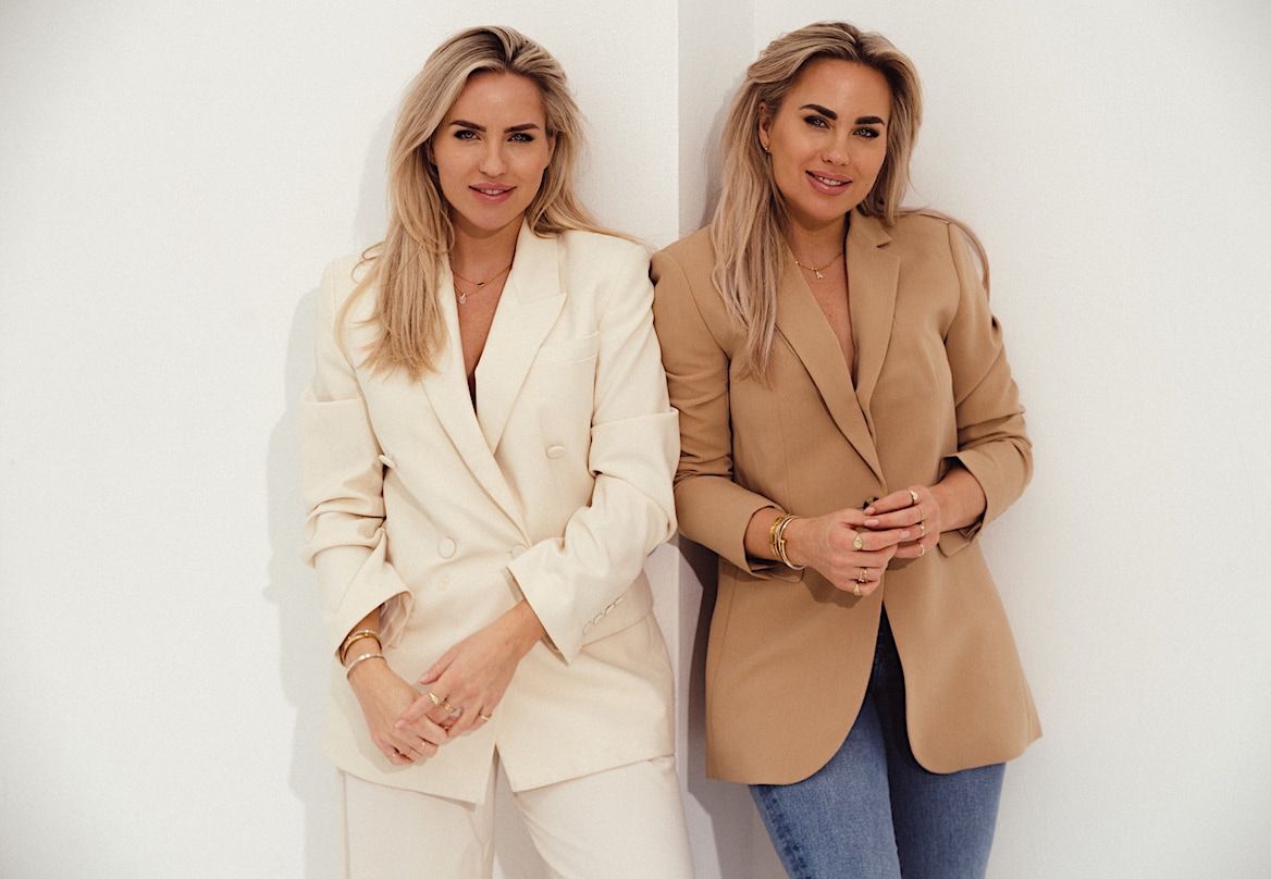 Anne en Esther Vedder, de zussen achter het succesvolle sieradenmerk Vedder &amp; Vedder, brengen hun eerste boek uit: No Guts, No Gold. The Media Nanny | Anne en Esther Vedder, de zussen achter het succesvolle sieradenmerk Vedder &amp; Vedder, brengen hun eerste boek uit: No Guts, No Gold.