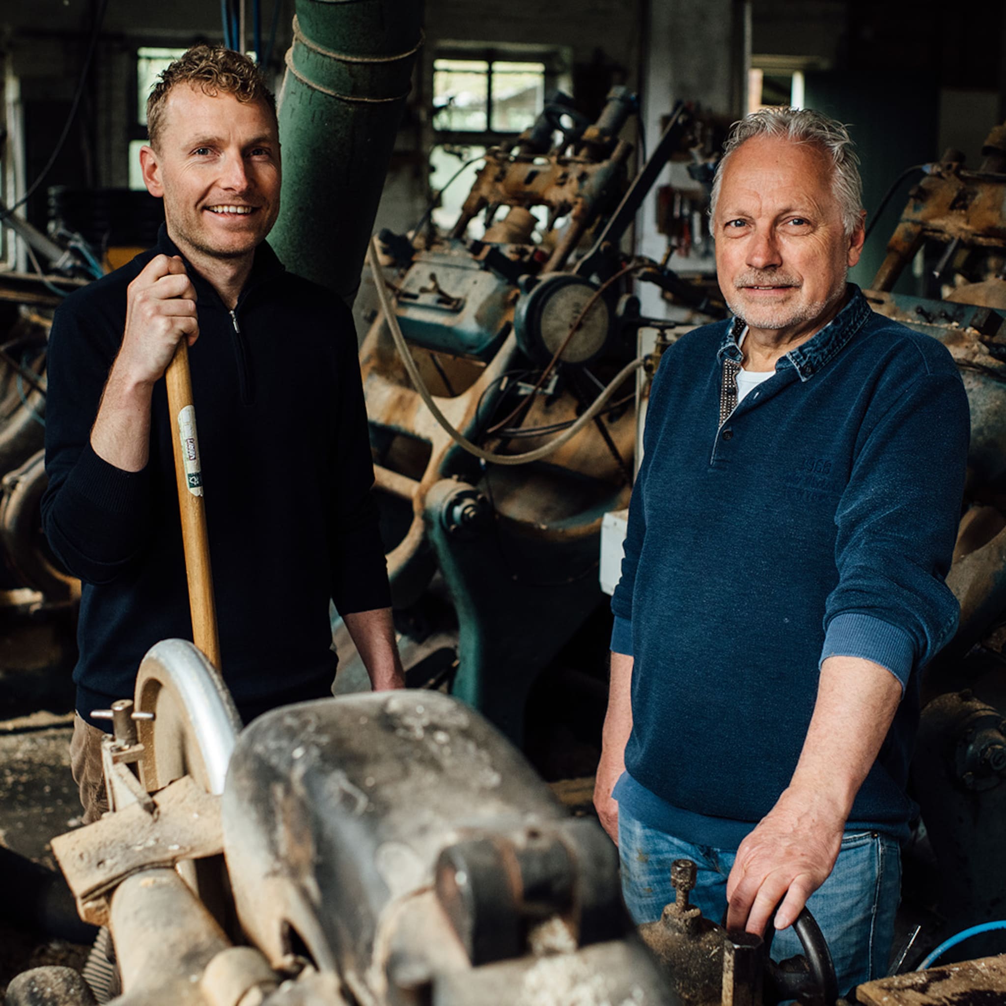 klompenfabriek traa stopt met houten klompen om te groeien moet je durven loslaten
